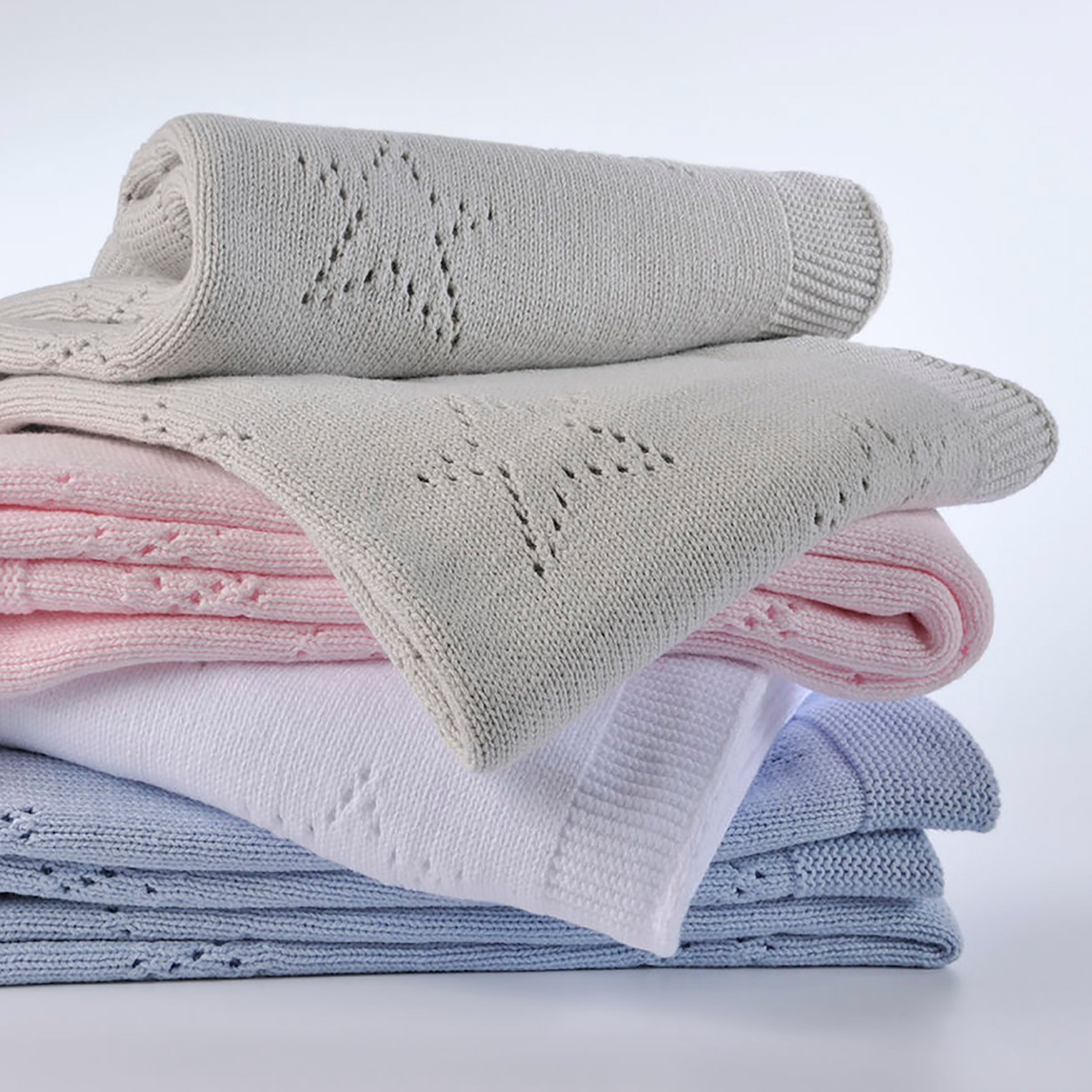 DOWN TOWN Home βρεφική κουβέρτα κούνιας με διάτρητο σχέδιο "DT449" 90 x 120 cm - 15-0148 φωτογραφία