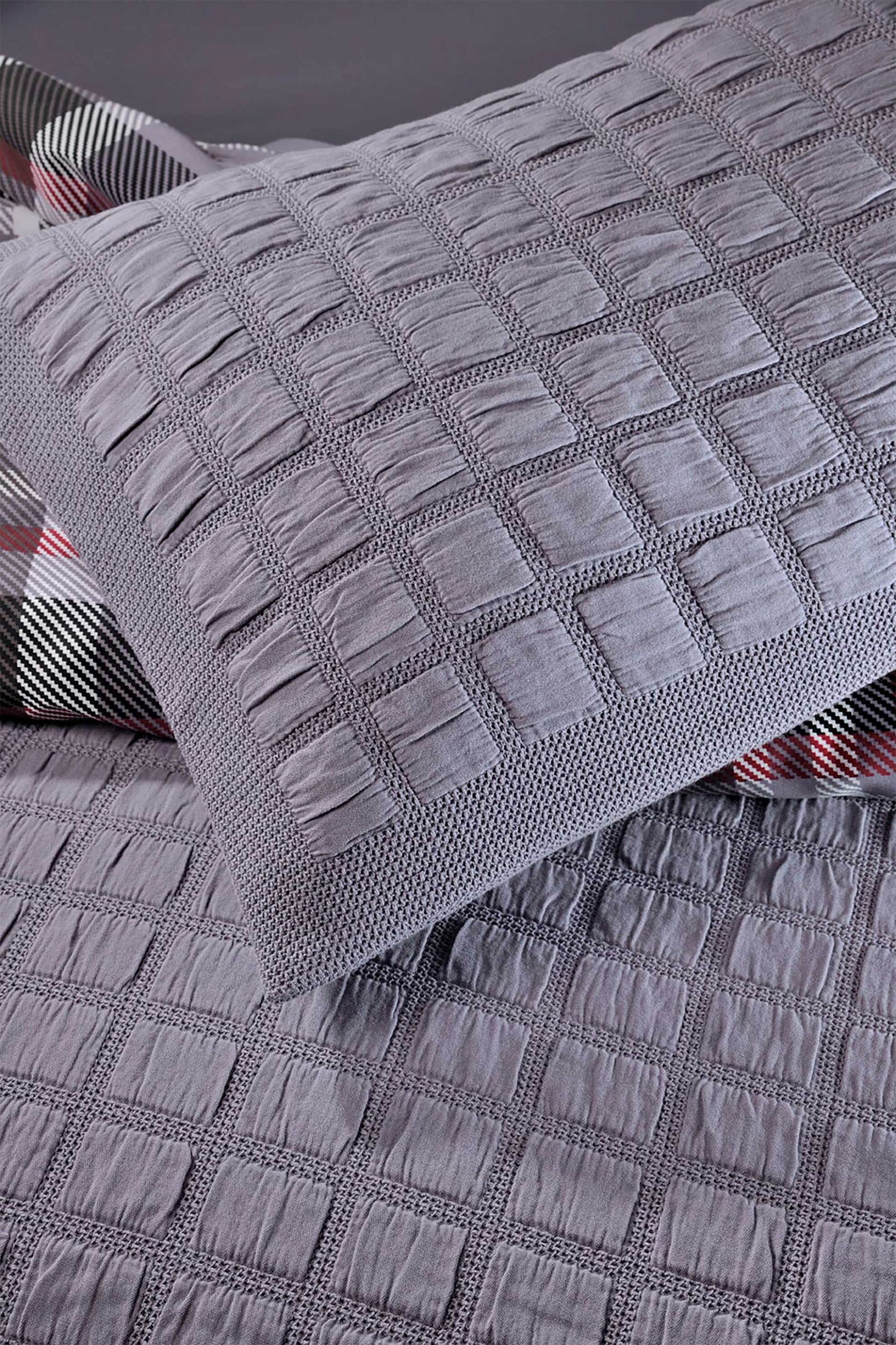 DOWN TOWN HOME DOWN TOWN Home μαξιλαροθήκη βαμβακερή με ανάγλυφο σχέδιο "1186" 40 x 60 cm - 41-0960