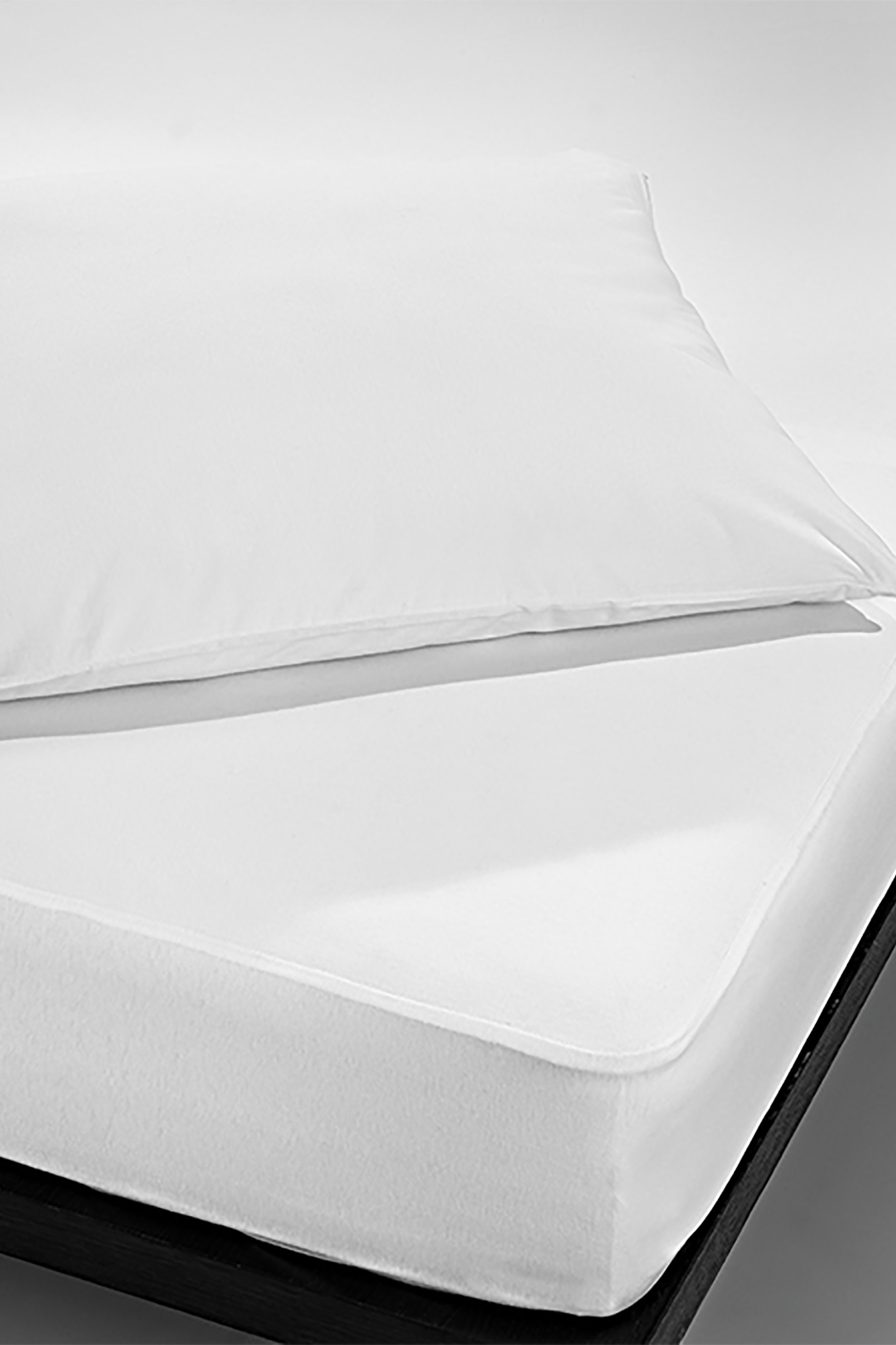 GUY LAROCHE Guy Laroche αδιάβροχο προστατευτικό επίστρωμα 100 χ 200 cm - 1118086212001