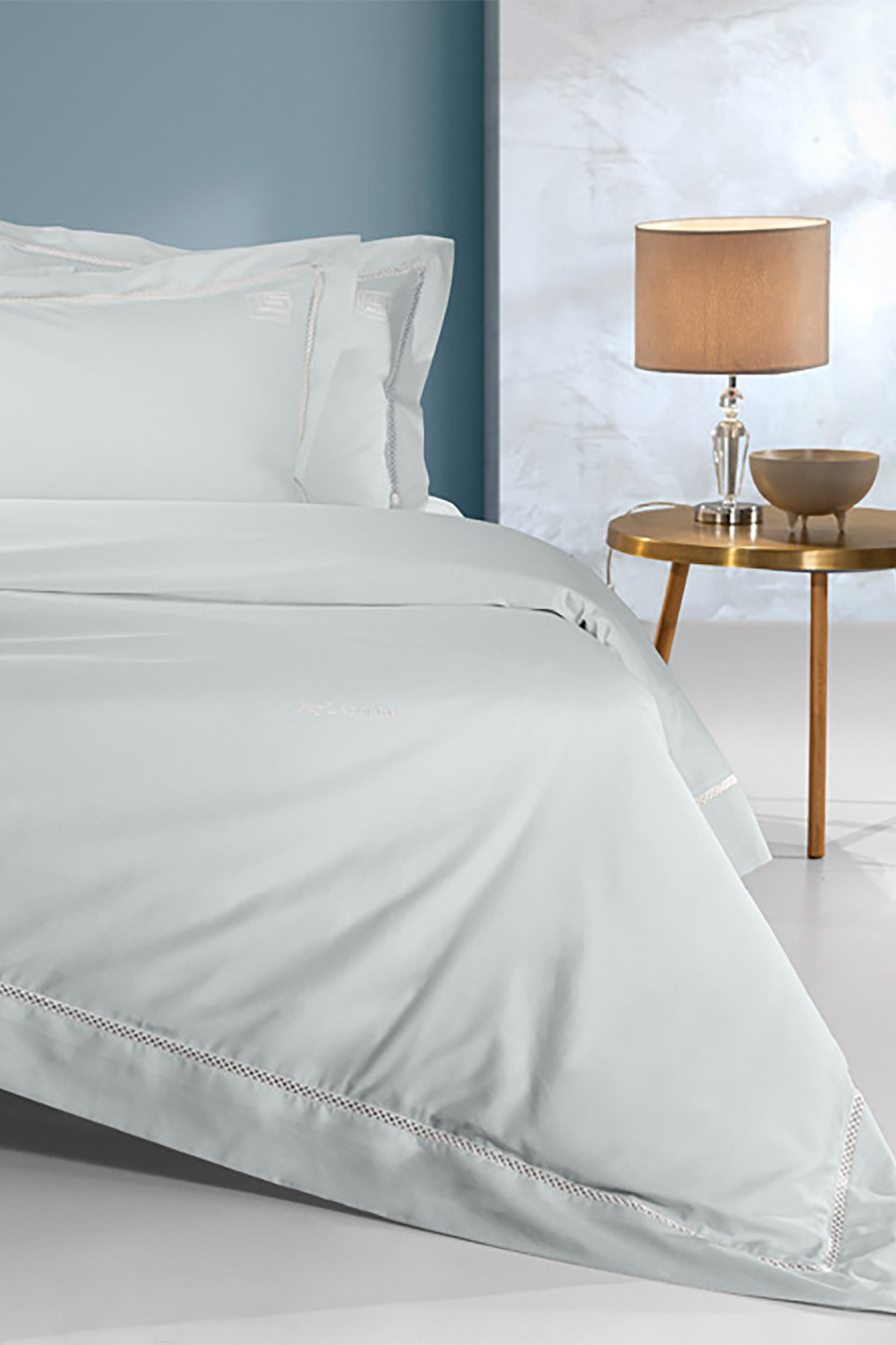 Guy Laroche σετ σεντόνια υπέρδιπλα και μαξιλαροθήκες με κεντημένο λογότυπο "Blend moonlight" 270 x 280 cm, 50 x 70 cm - 1110092222002