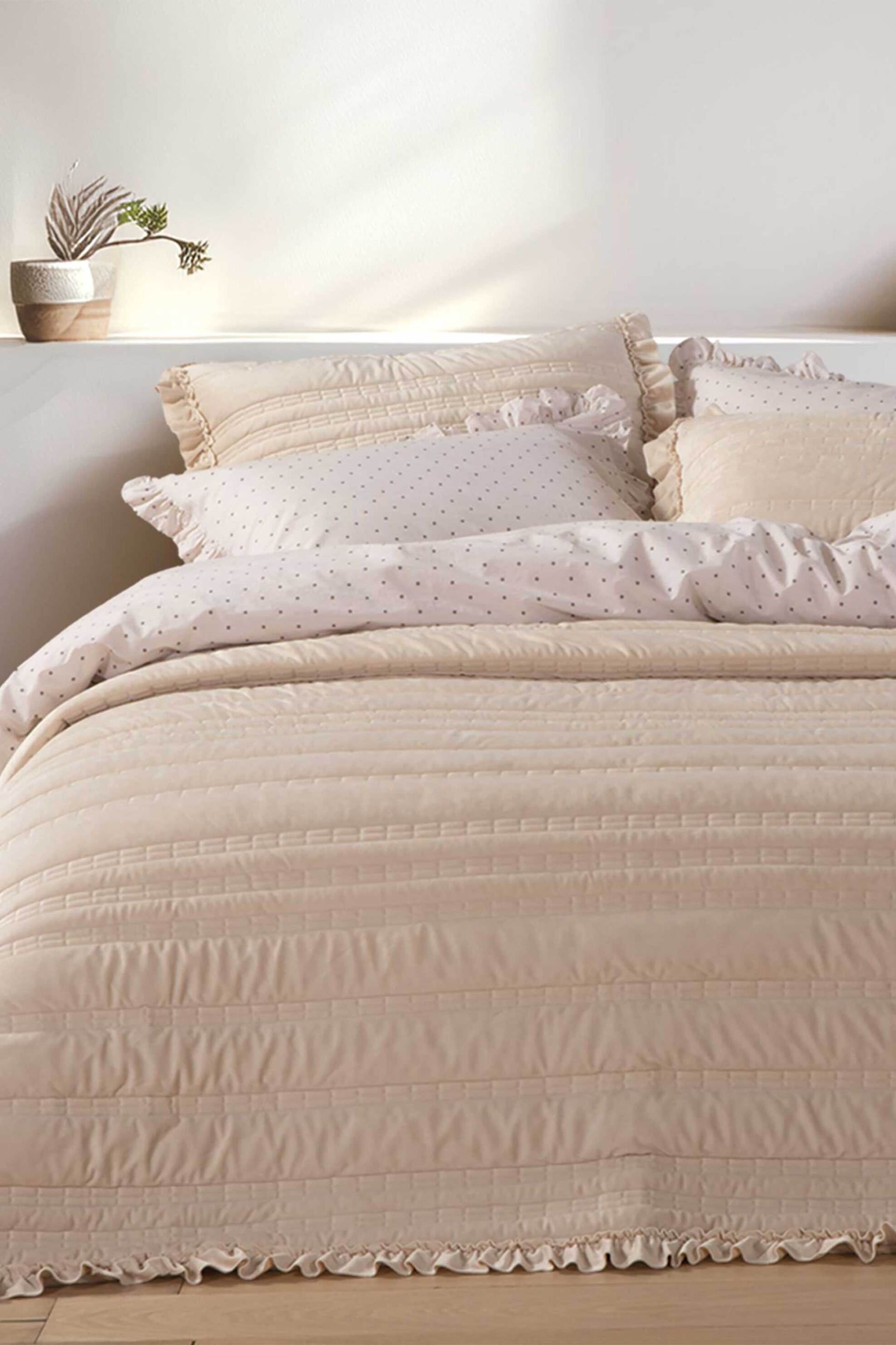 NEF-NEF κουβερλί υπέρδιπλο με βολάν "Sirion" 230 x 240 cm - 038679 Εκρού