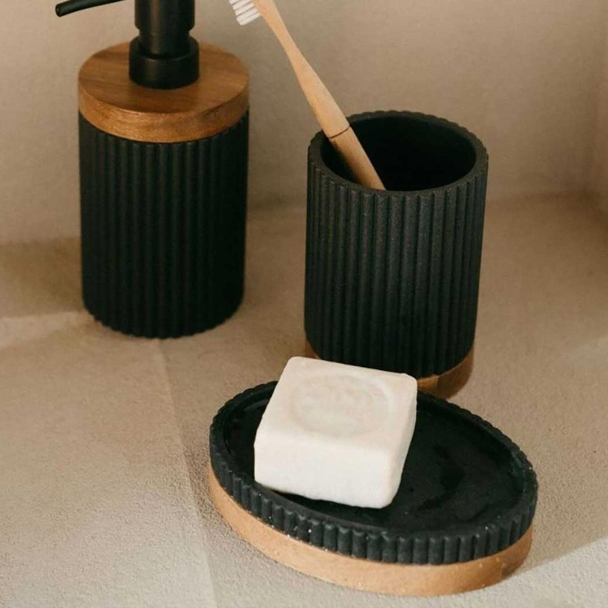 Andrea House βάση για σαπούνι από ξύλο και μαύρη ρητίνη 14 x 9,5 x 3 cm - BA22111 φωτογραφία