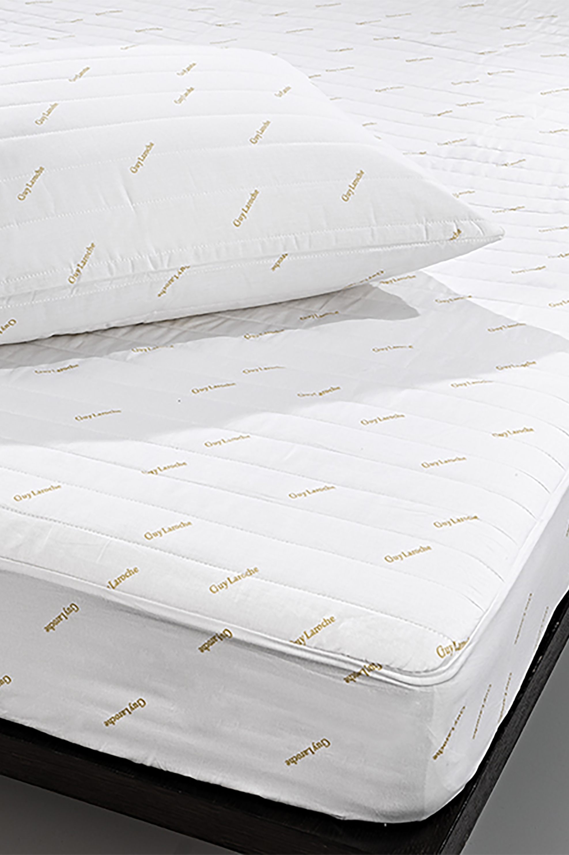 GUY LAROCHE Guy Laroche μονό προστατευτικό επίστρωμα με all-over logo print 100 x 200 x 28 cm - 000000190015