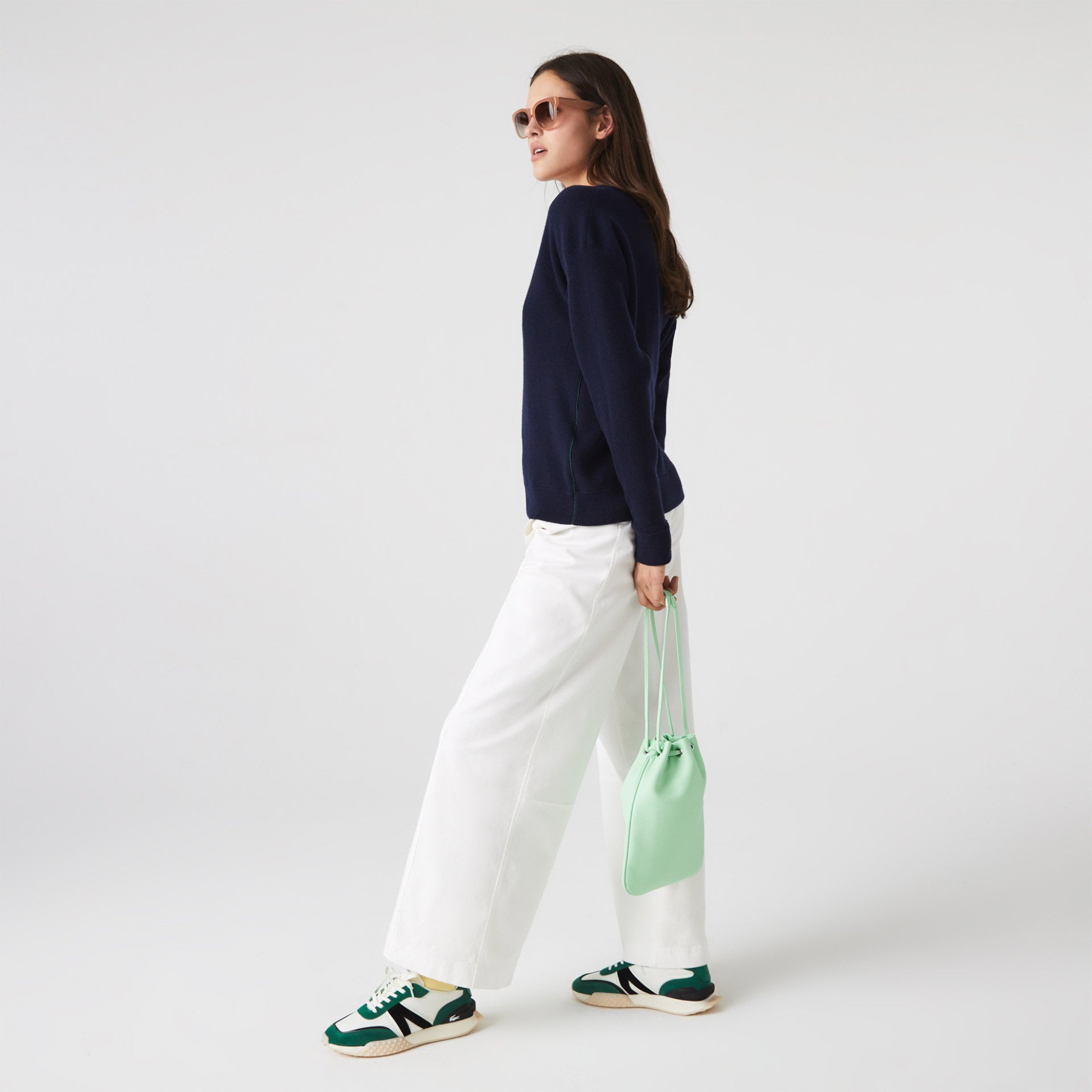 LACOSTE Lacoste γυναικείο πουλόβερ με V λαιμόκοψη και κεντημένο λογότυπο - AF9554 Μπλε Σκούρο - 3