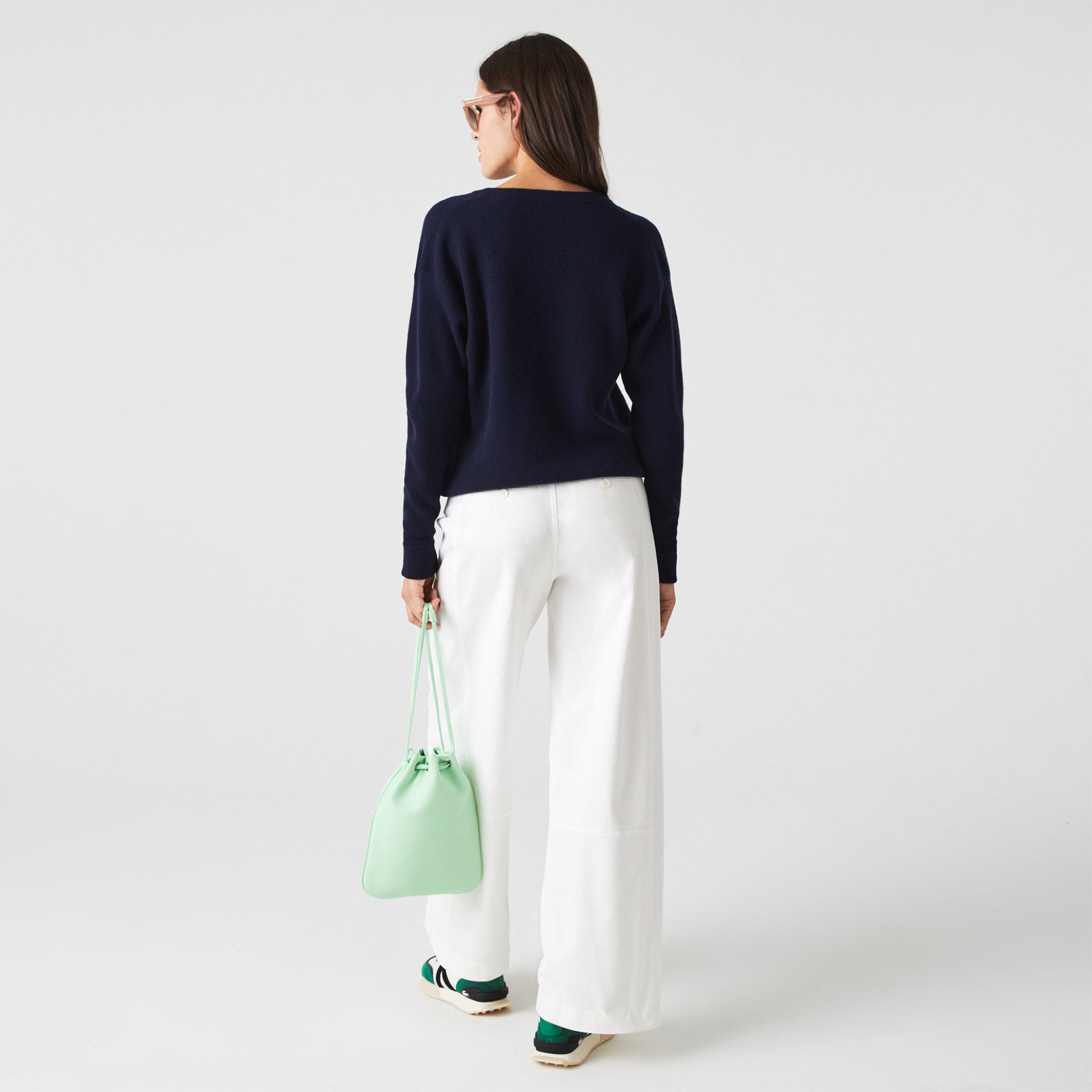 LACOSTE Lacoste γυναικείο πουλόβερ με V λαιμόκοψη και κεντημένο λογότυπο - AF9554 Μπλε Σκούρο - 4
