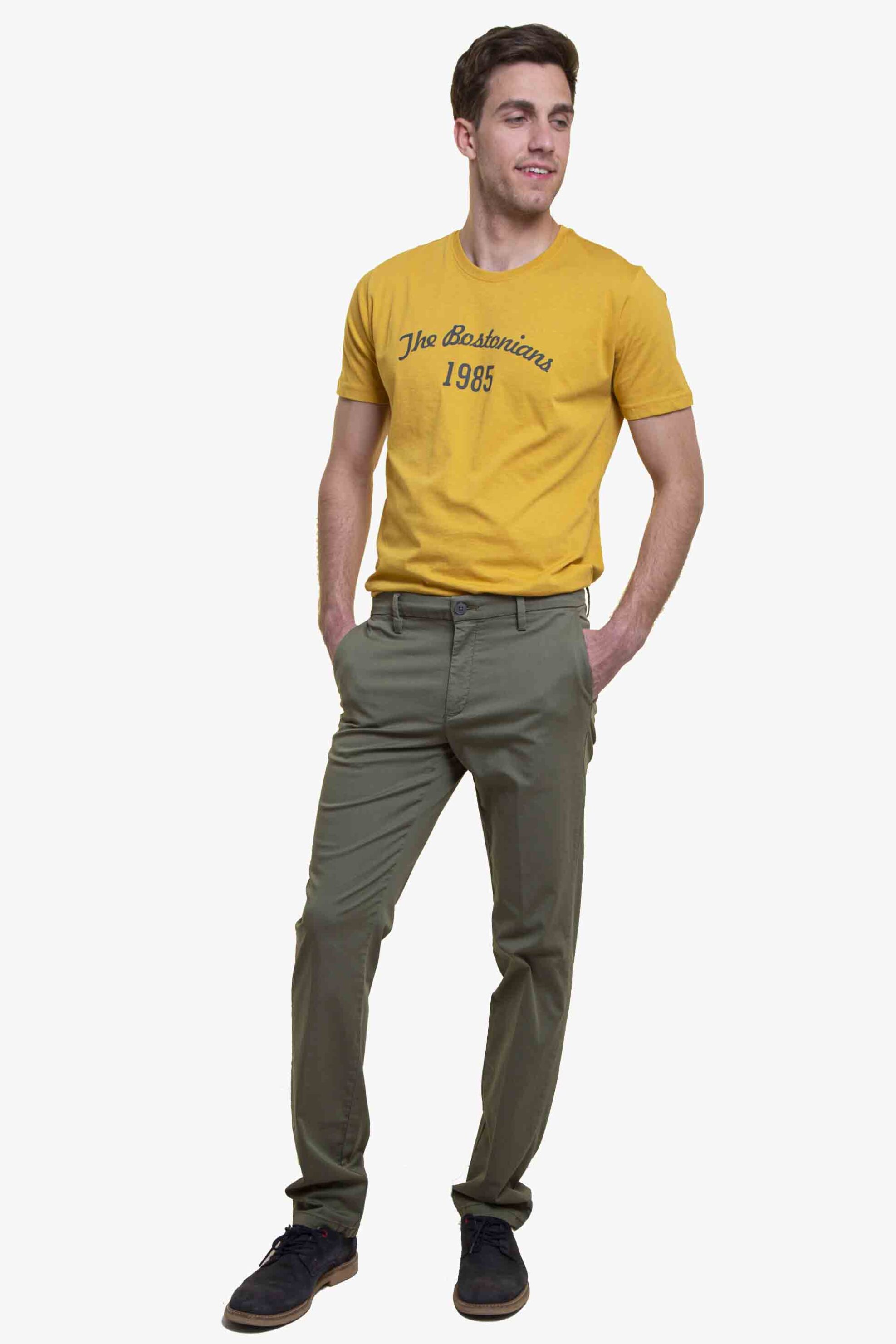 The Bostonians ανδρικό chino παντελόνι μονόχρωμο με λογότυπο στο πίσω μέρος Slim Fit - CN13228097 Χακί