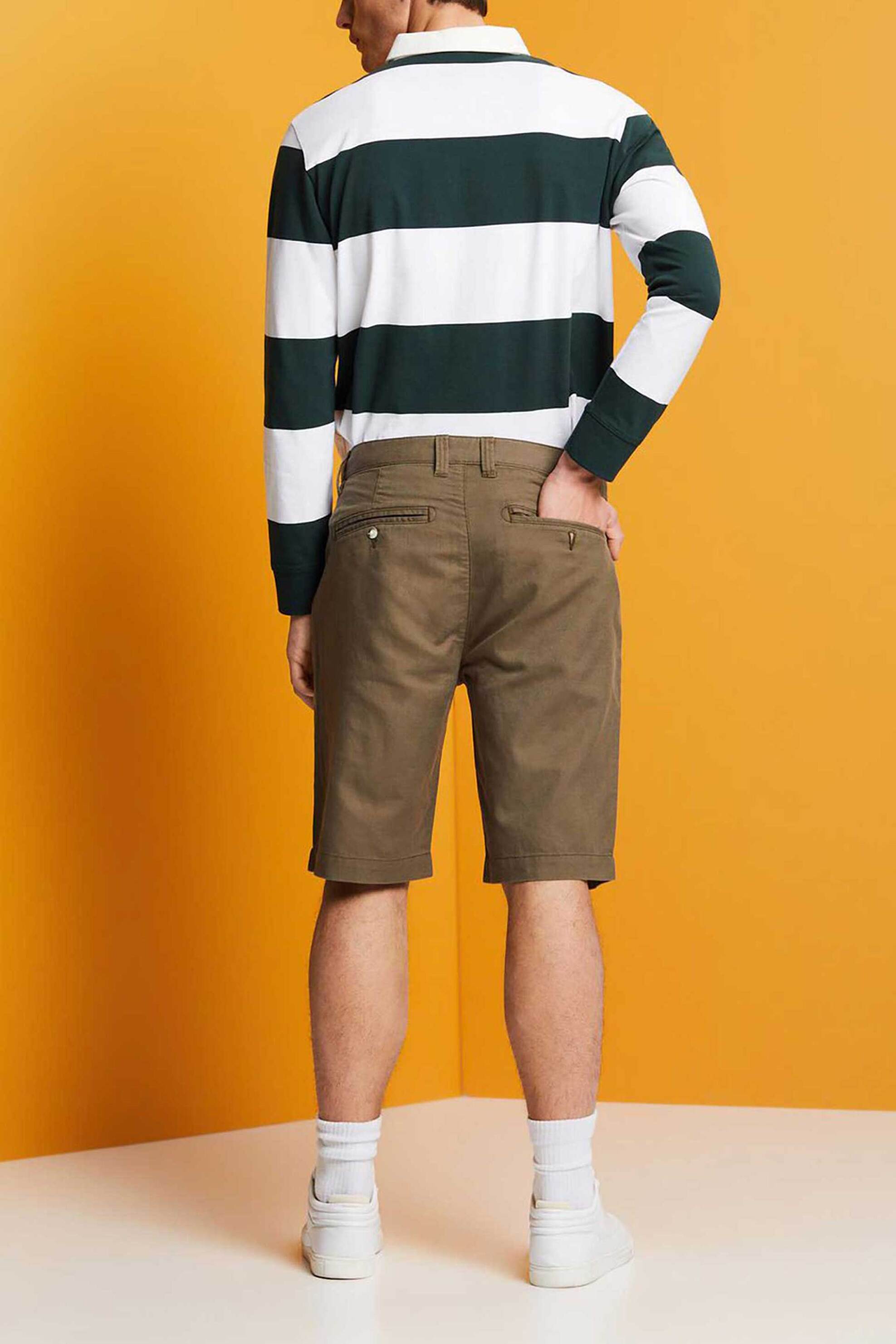 Esprit Ανδρική Chino Βερμούδα Μονόχρωμη με Τσέπες Και Logo Patch - 033Ee2C302 Καφέ