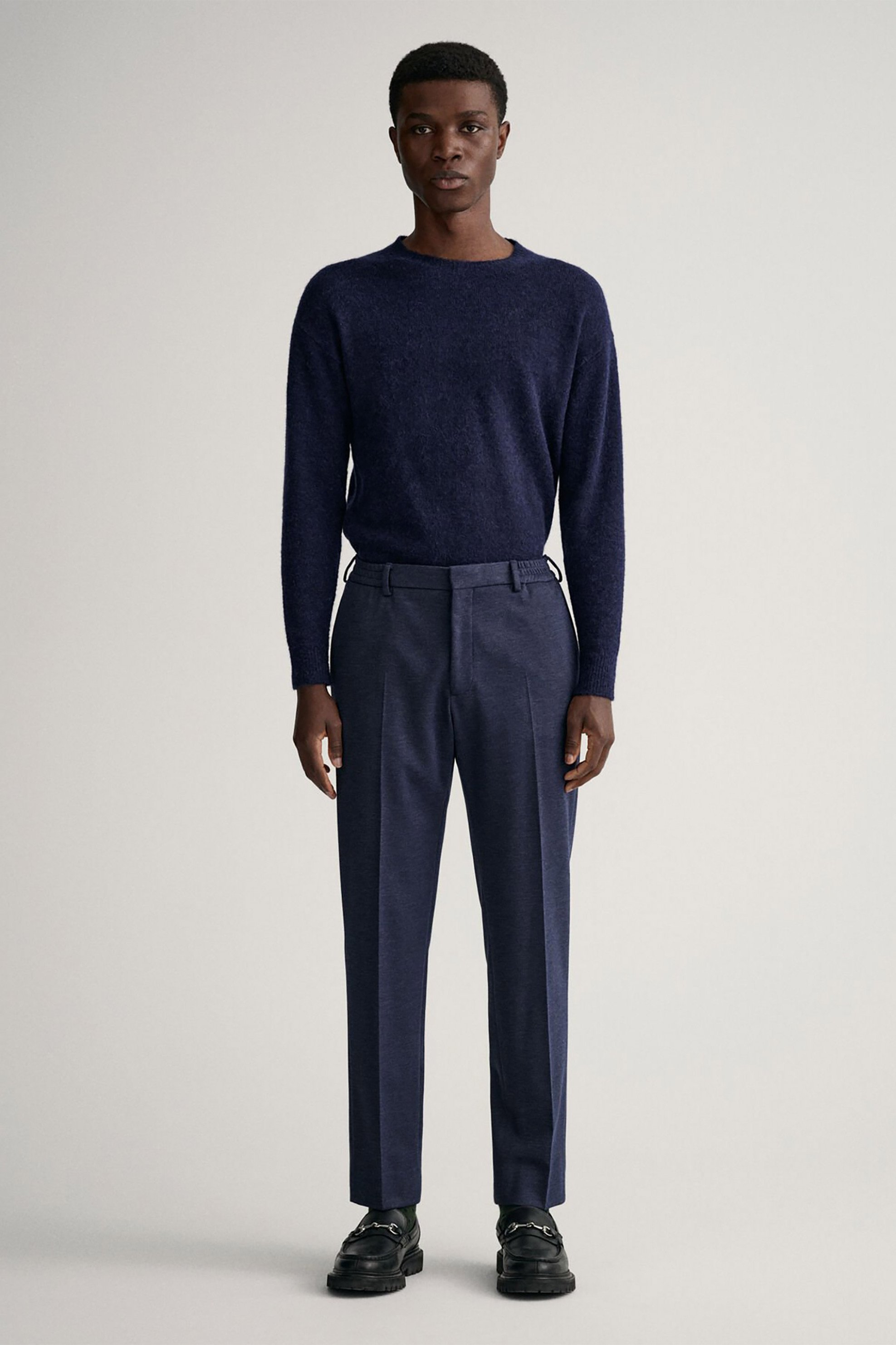 GANT Gant ανδρικό παντελόνι μονόχρωμο με ελαστική μέση Slim fit "Jersey Suit" - 1505165 Μπλε Σκούρο