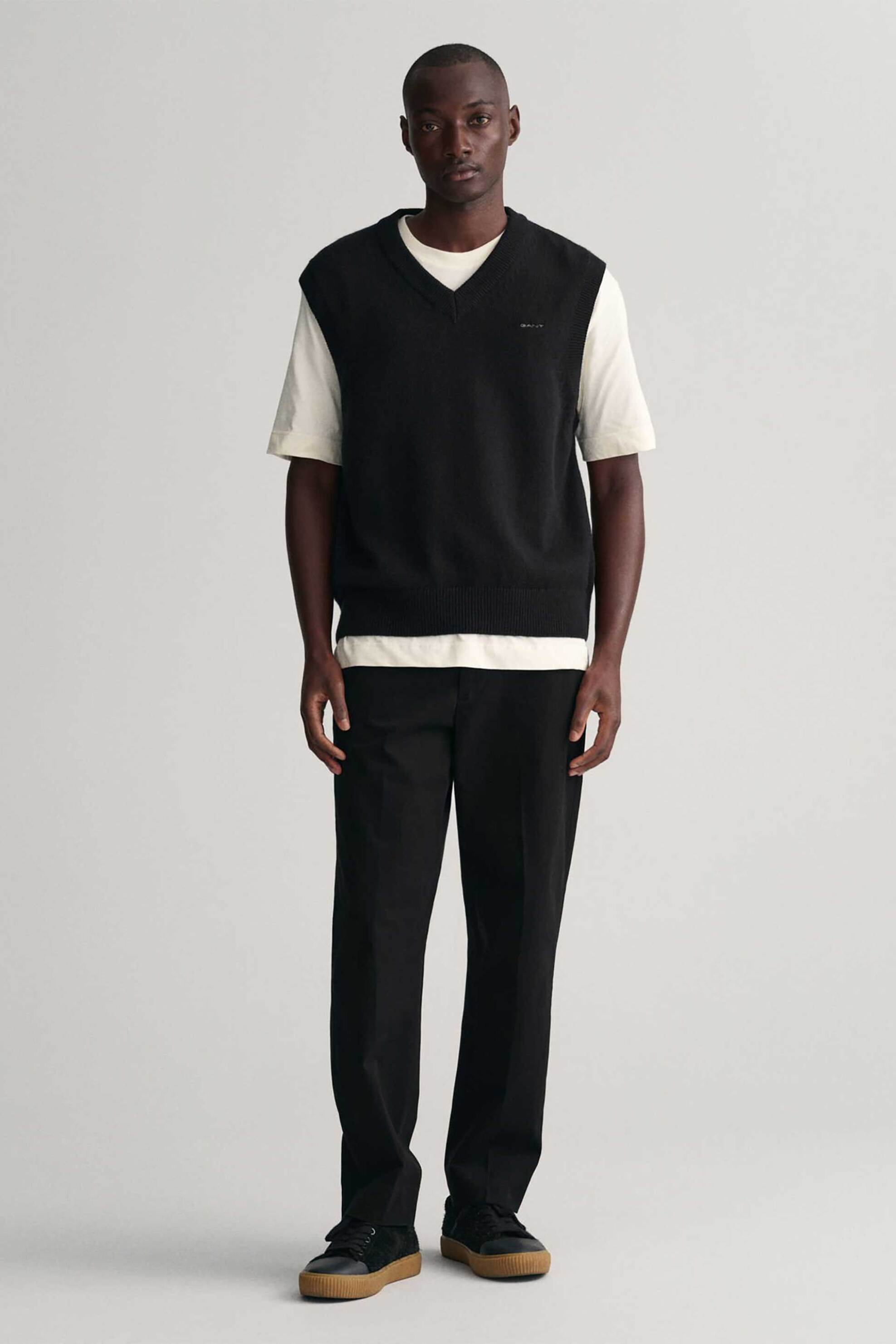 GANT Gant ανδρικό παντελόνι μονόχρωμο με τσάκιση Slim Fit - 1505225 Μαύρο