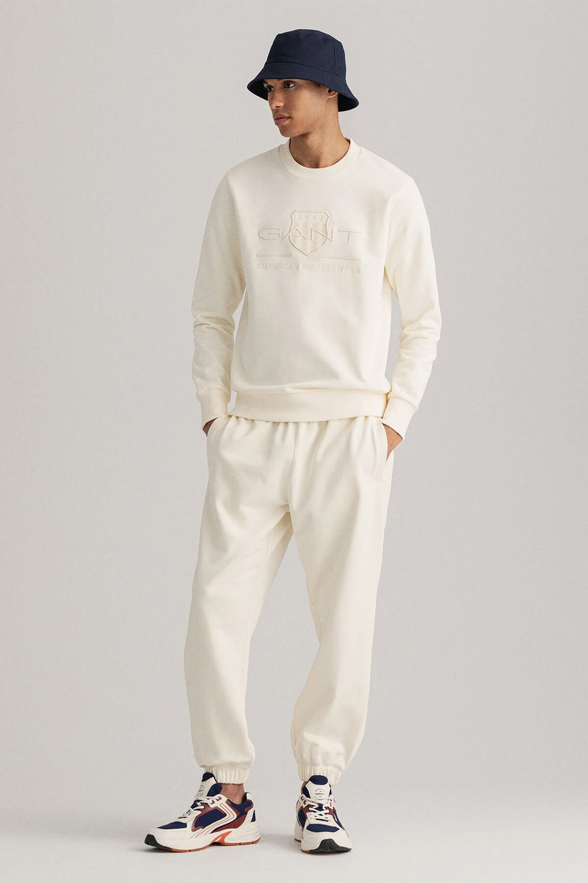 Gant ανδρική μπλούζα φούτερ με κεντημένο λογότυπο "Tonal Archive Shield" - 2036017 Λευκό φωτογραφία