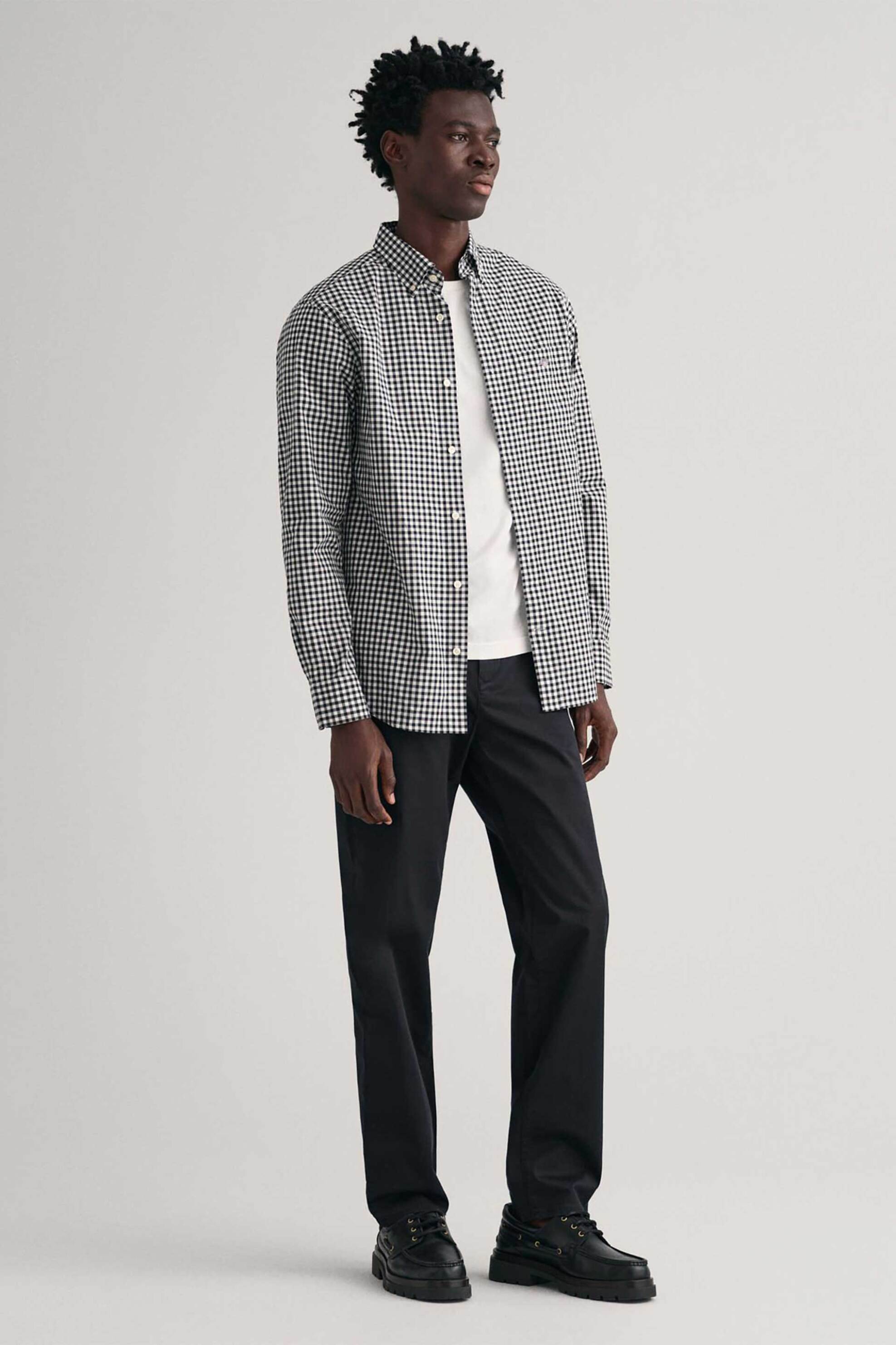 Gant ανδρικό πουκάμισο button down classic poplin με καρό σχέδιο και τσέπη με κεντημένο λογότυπο Regular Fit - 3000120 Μαύρο φωτογραφία