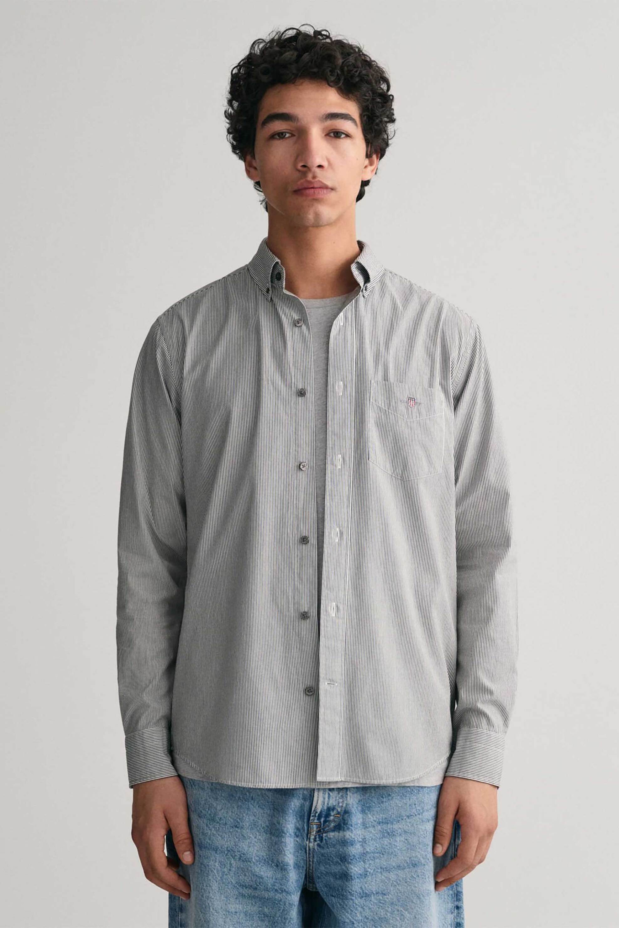 Gant ανδρικό πουκάμισο button down με ψιλό ριγέ σχέδιο και τσέπη με κεντημένο λογότυπο Regular Fit - 3000140 Μαύρο