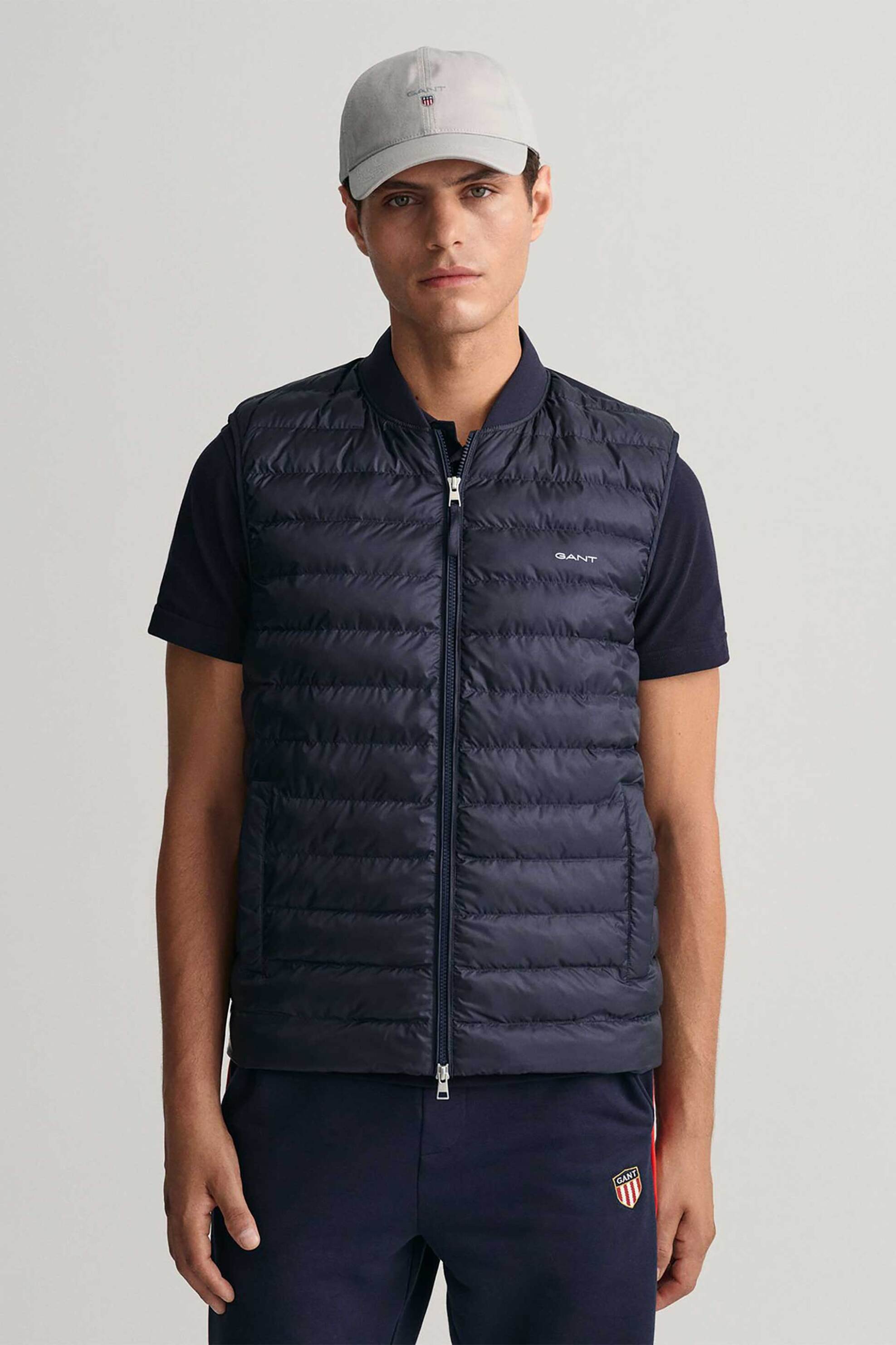 Gant ανδρικό αμάνικο μπουφάν αδιάβροχο με καπιτονέ σχέδιο και logo Regular Fit - 7006301 Μπλε Σκούρο