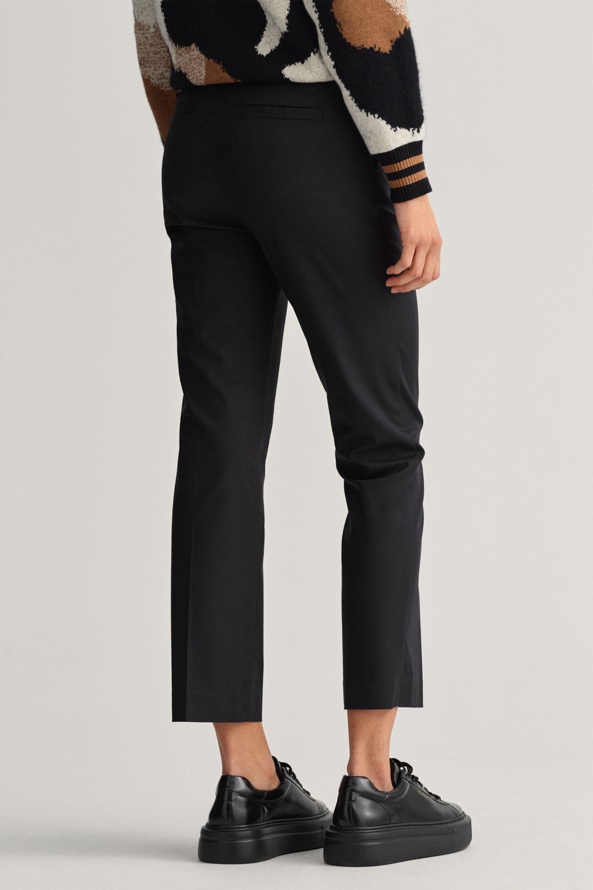 Gant γυναικείο παντελόνι cigarette μονόχρωμο Slim Fit - 4150237 Μαύρο φωτογραφία