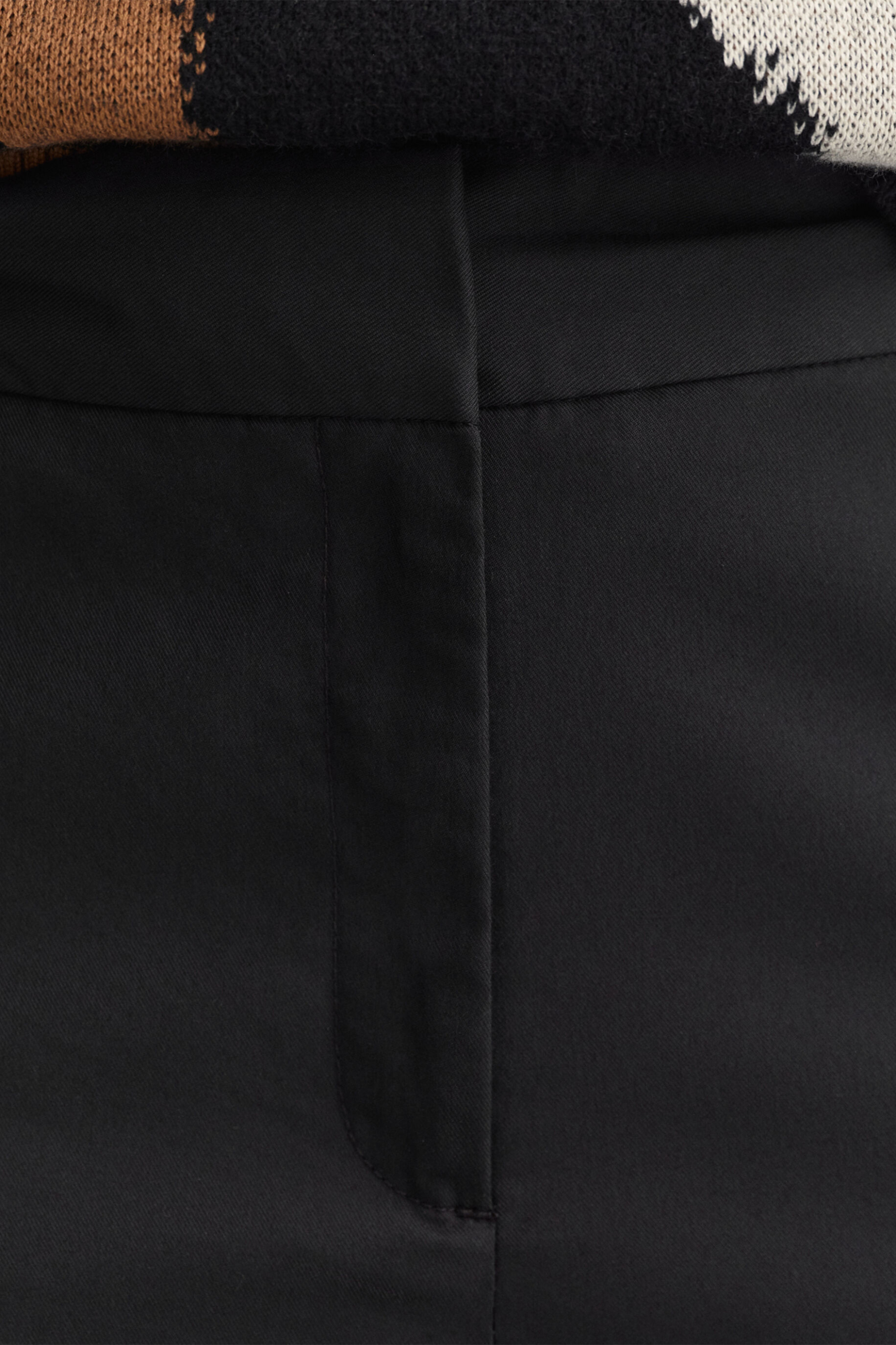 Gant γυναικείο παντελόνι cigarette μονόχρωμο Slim Fit - 4150237 Μαύρο φωτογραφία