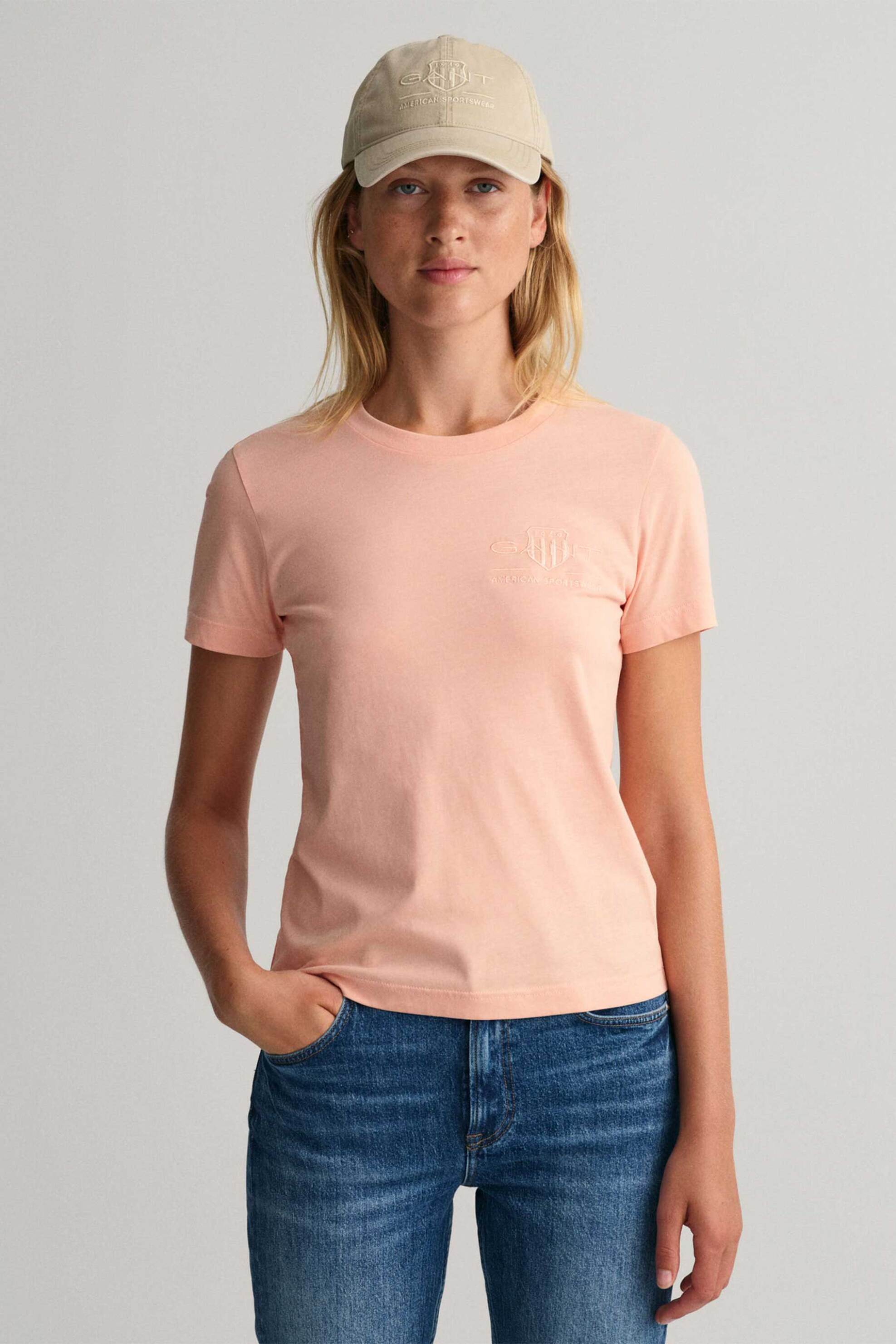 GANT Gant γυναικείο βαμβακερό T-shirt μονόχρωμο με tone-on-tone κεντημένο λογότυπο - 4200262 Ροδακινί 2025