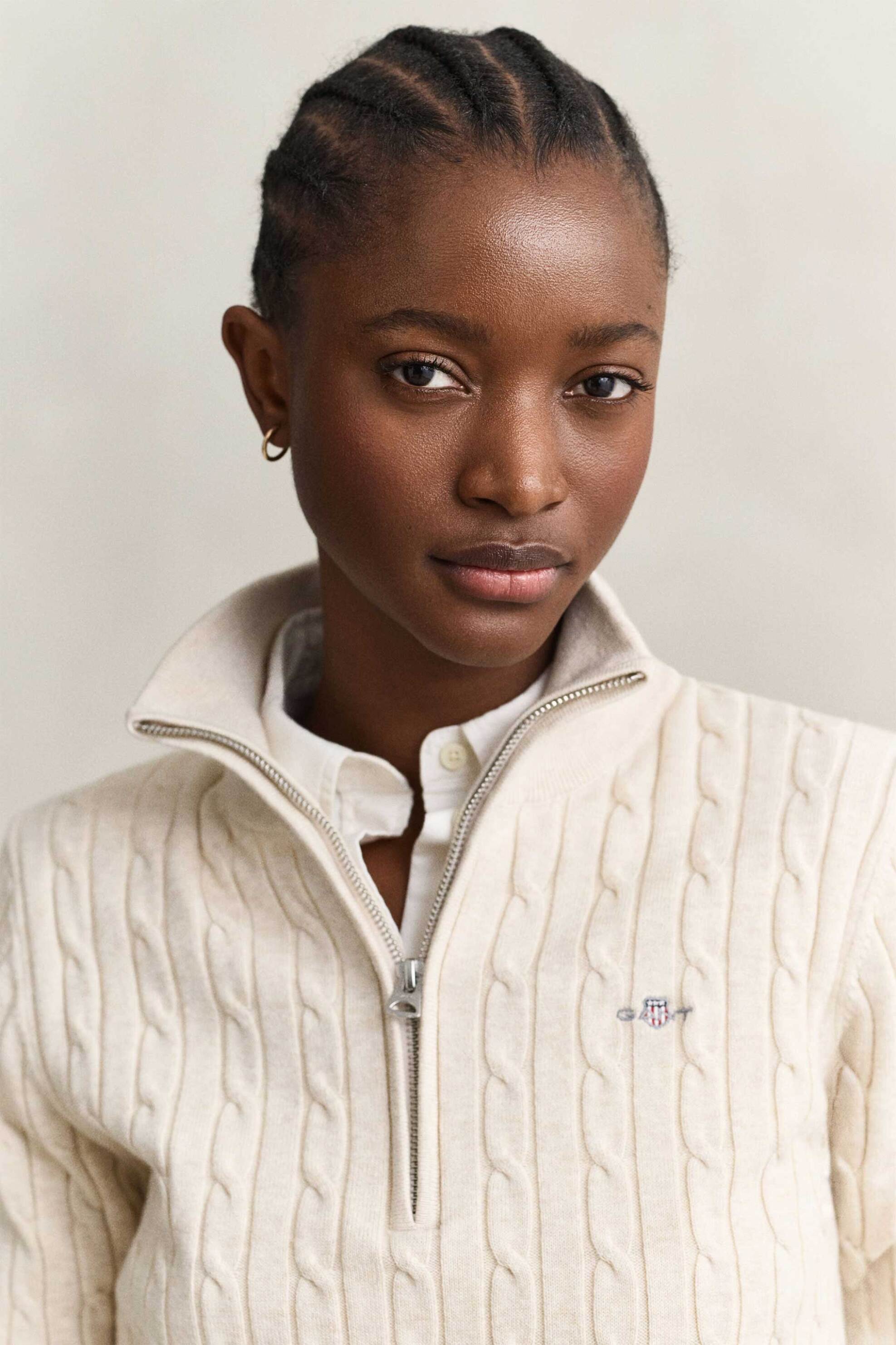 Gant γυναικεία πλεκτή μπλούζα με cable-knit και 1/2 φερμουάρ - 4805418 Κρέμ