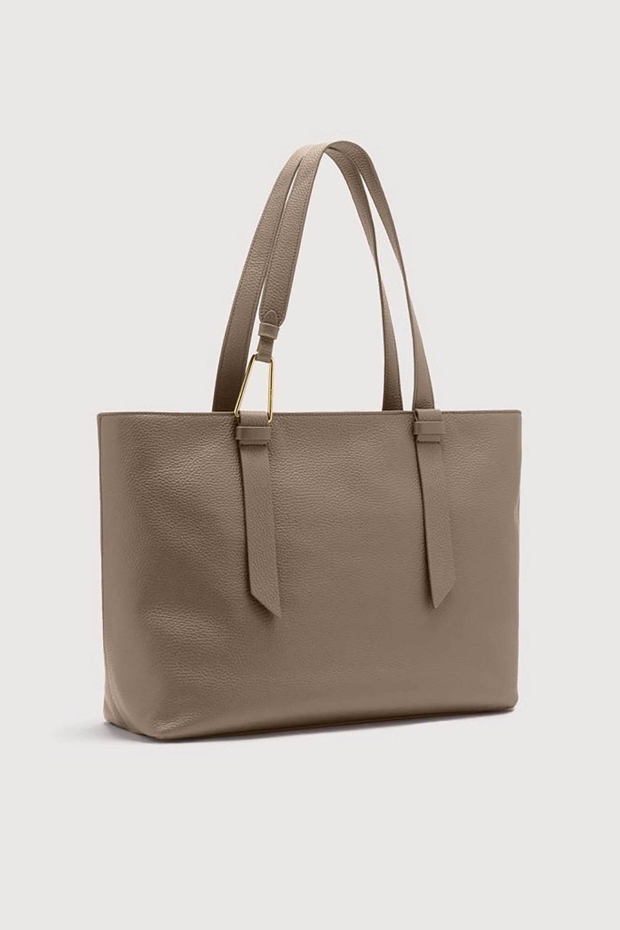 Coccinelle γυναικεία δερμάτινη τσάντα ώμου "Malory" - E1R1K-110101 Μπεζ φωτογραφία