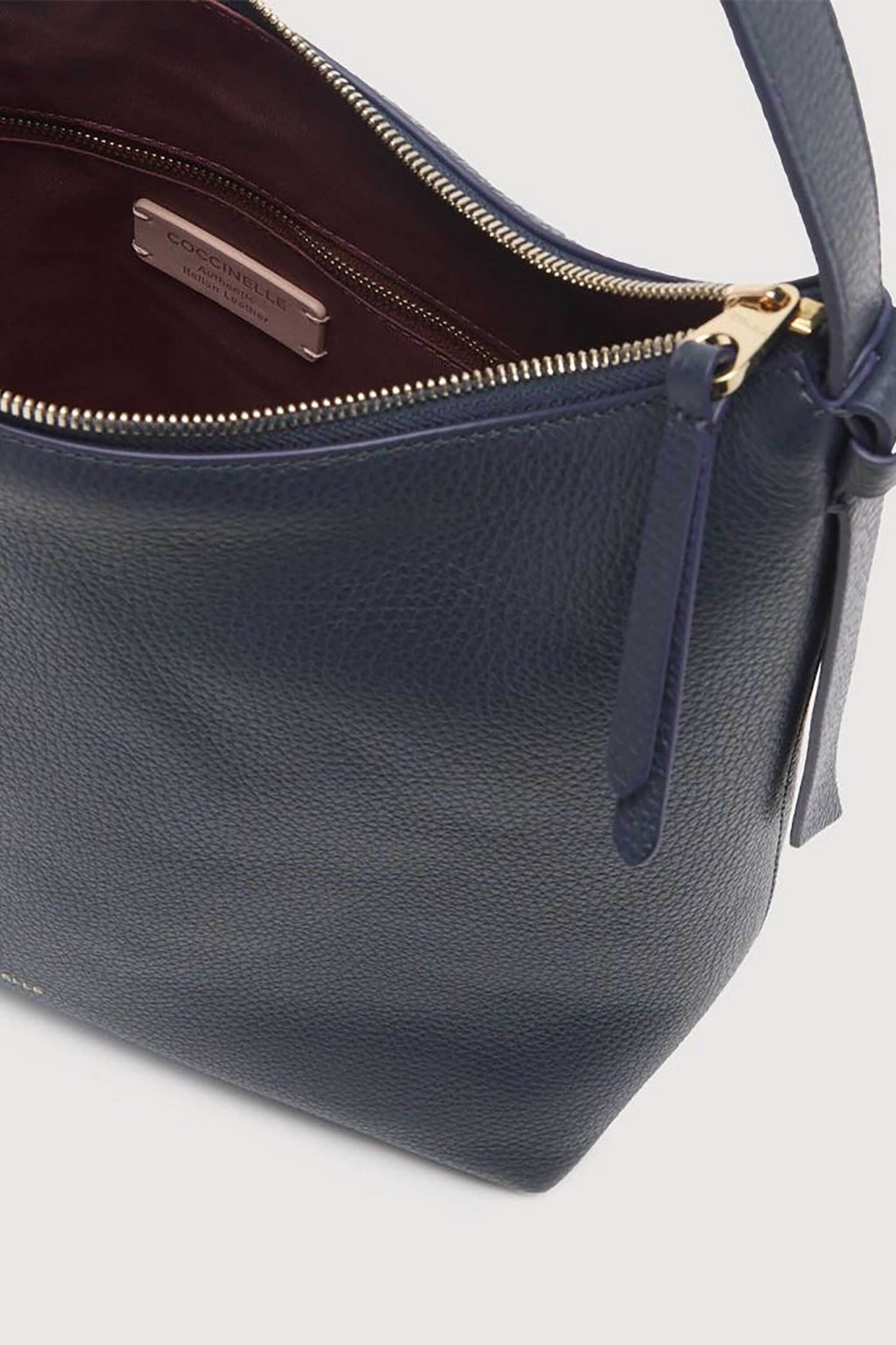 Coccinelle γυναικεία δερμάτινη τσάντα ώμου hobo "Malory" - E1R1K-130201 Μπλε Σκούρο φωτογραφία