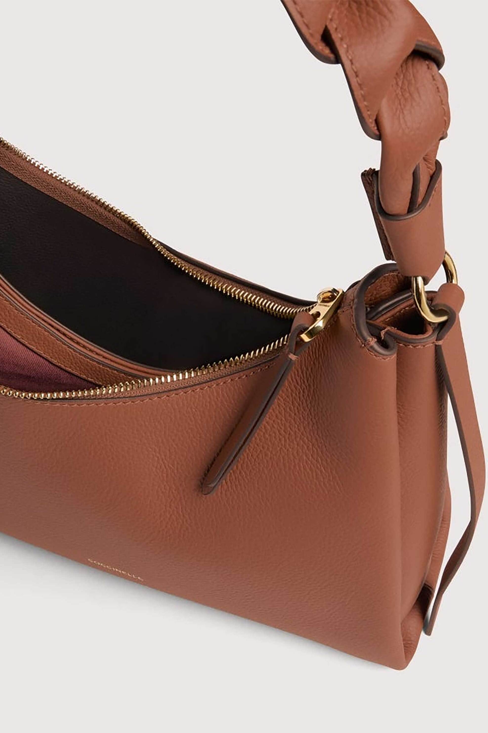 Coccinelle γυναικεία δερμάτινη τσάντα ώμου "Boheme Small" - E1M50-130301 Καμηλό φωτογραφία