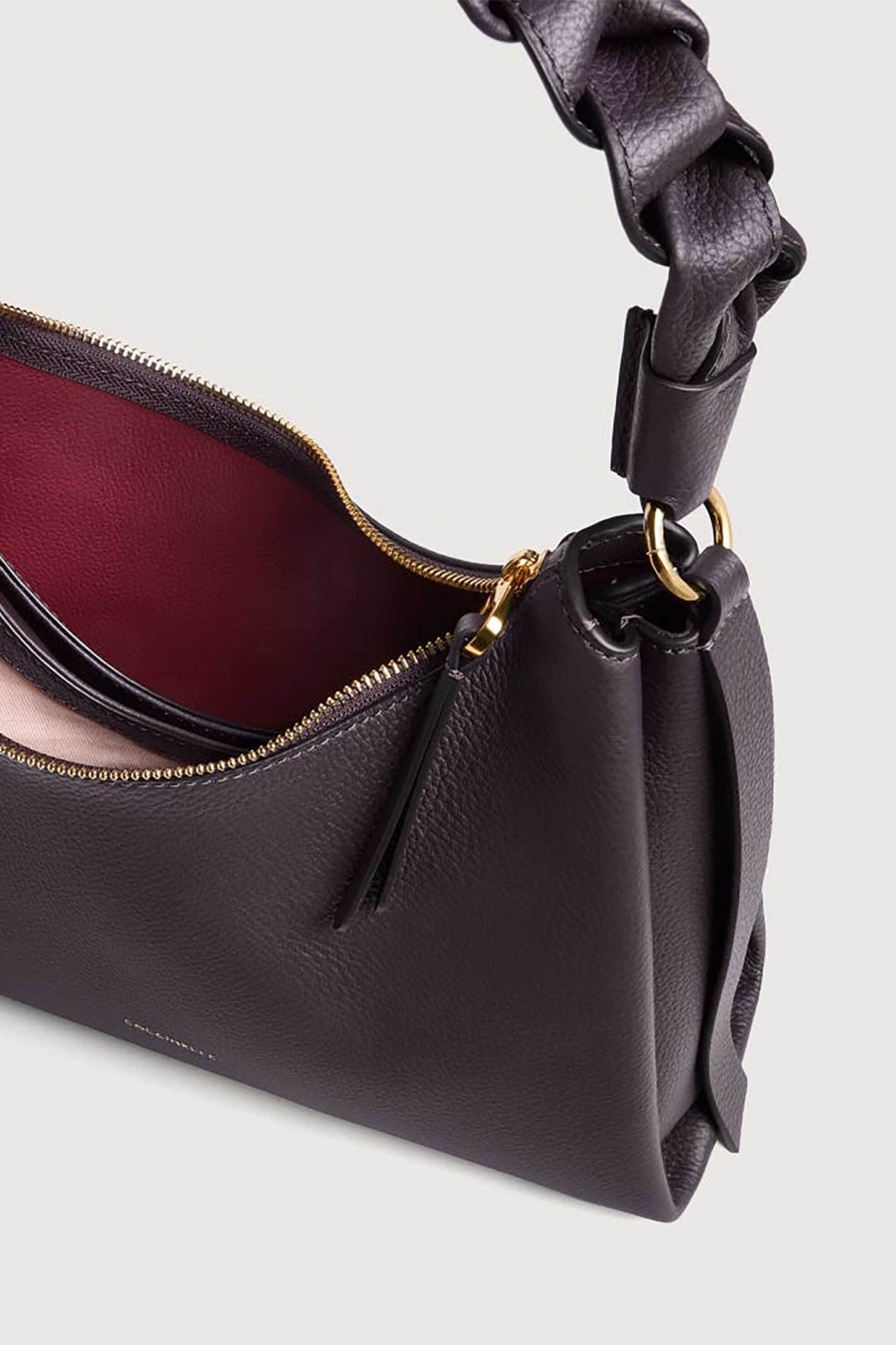 Coccinelle γυναικεία δερμάτινη τσάντα ώμου "Boheme Small" - E1M50-130301 Μοβ φωτογραφία