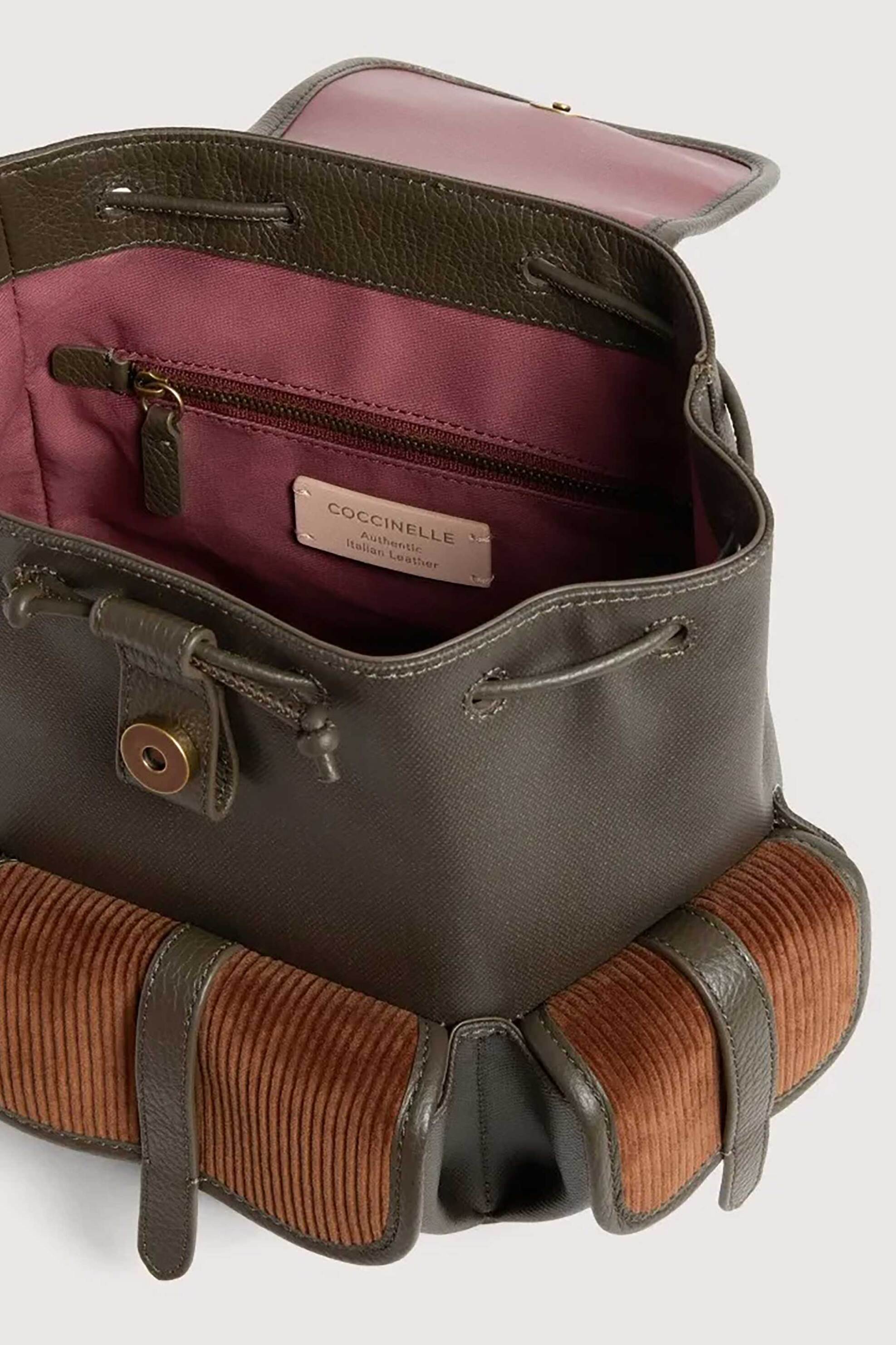 COCCINELLE Coccinelle γυναικεία δερμάτινη τσάντα backpack "Mavery Pocket Medium" - E1VGL-140101 Λαδί - 3