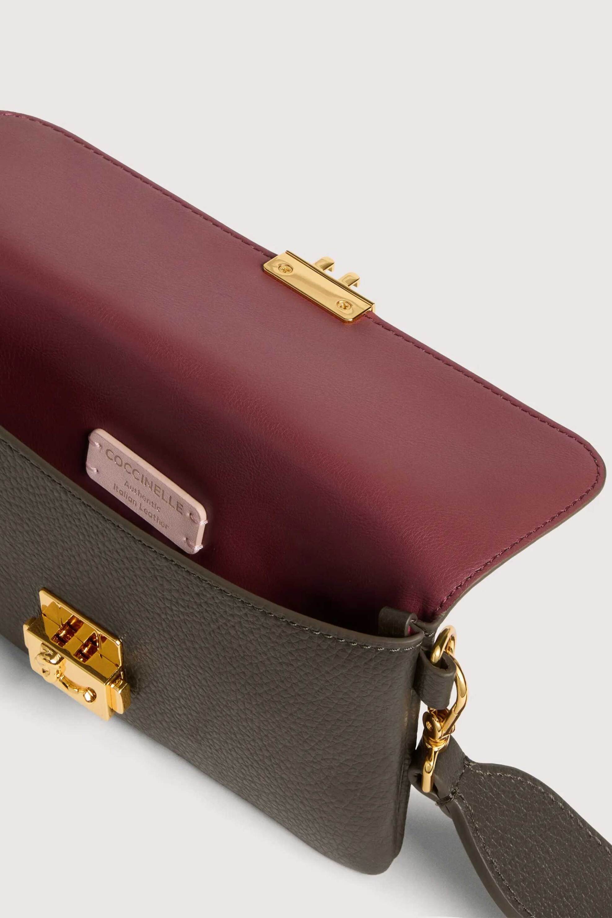COCCINELLE Coccinelle γυναικεία δερμάτινη τσάντα crossbody "C-Me Lock Mini" - E5U4K-570101 Λαδί - 3