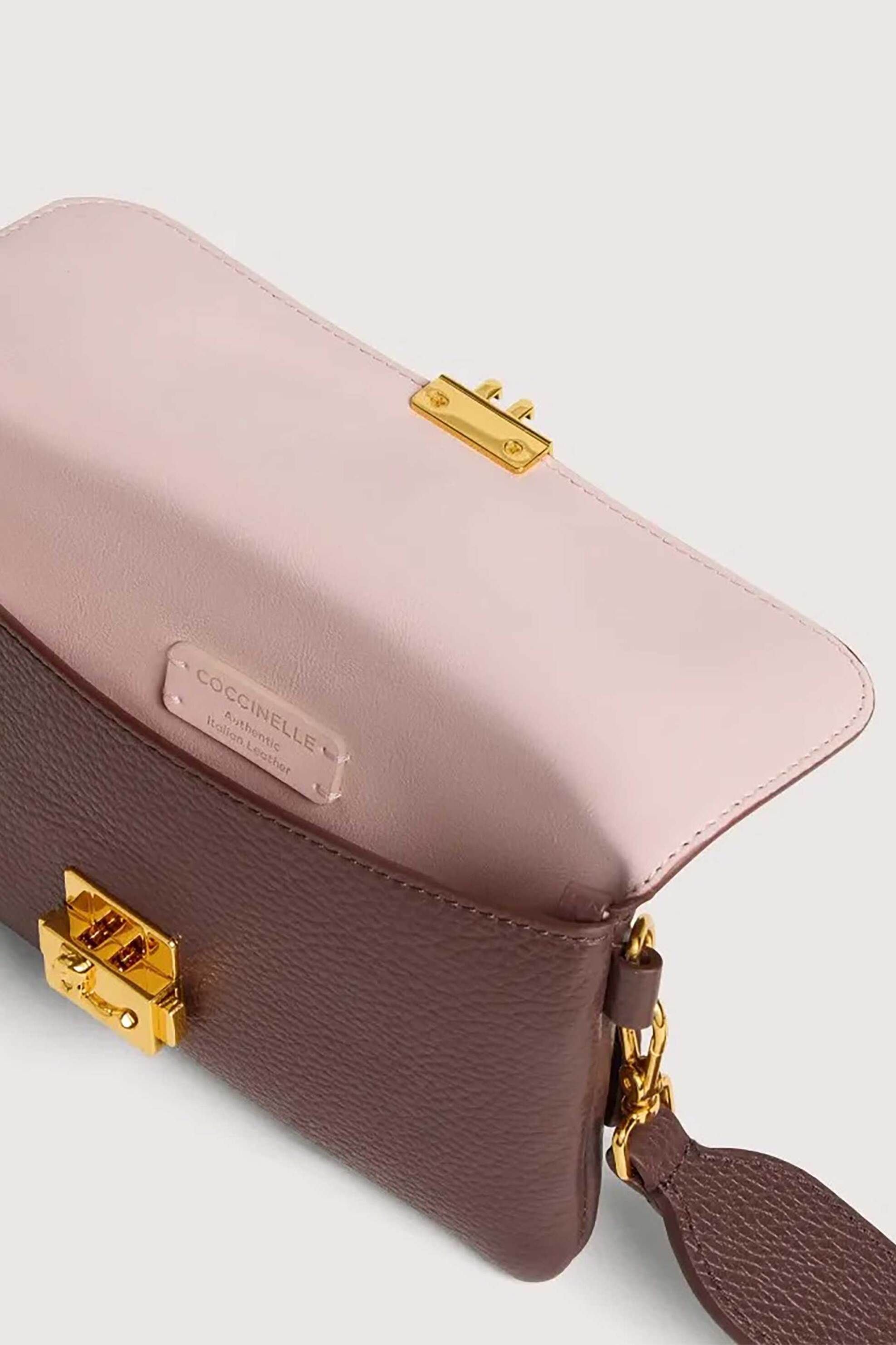 COCCINELLE Coccinelle γυναικεία δερμάτινη τσάντα crossbody "C-Me Lock Mini" - E5U4K-570101 Καφέ Σκούρο - 3