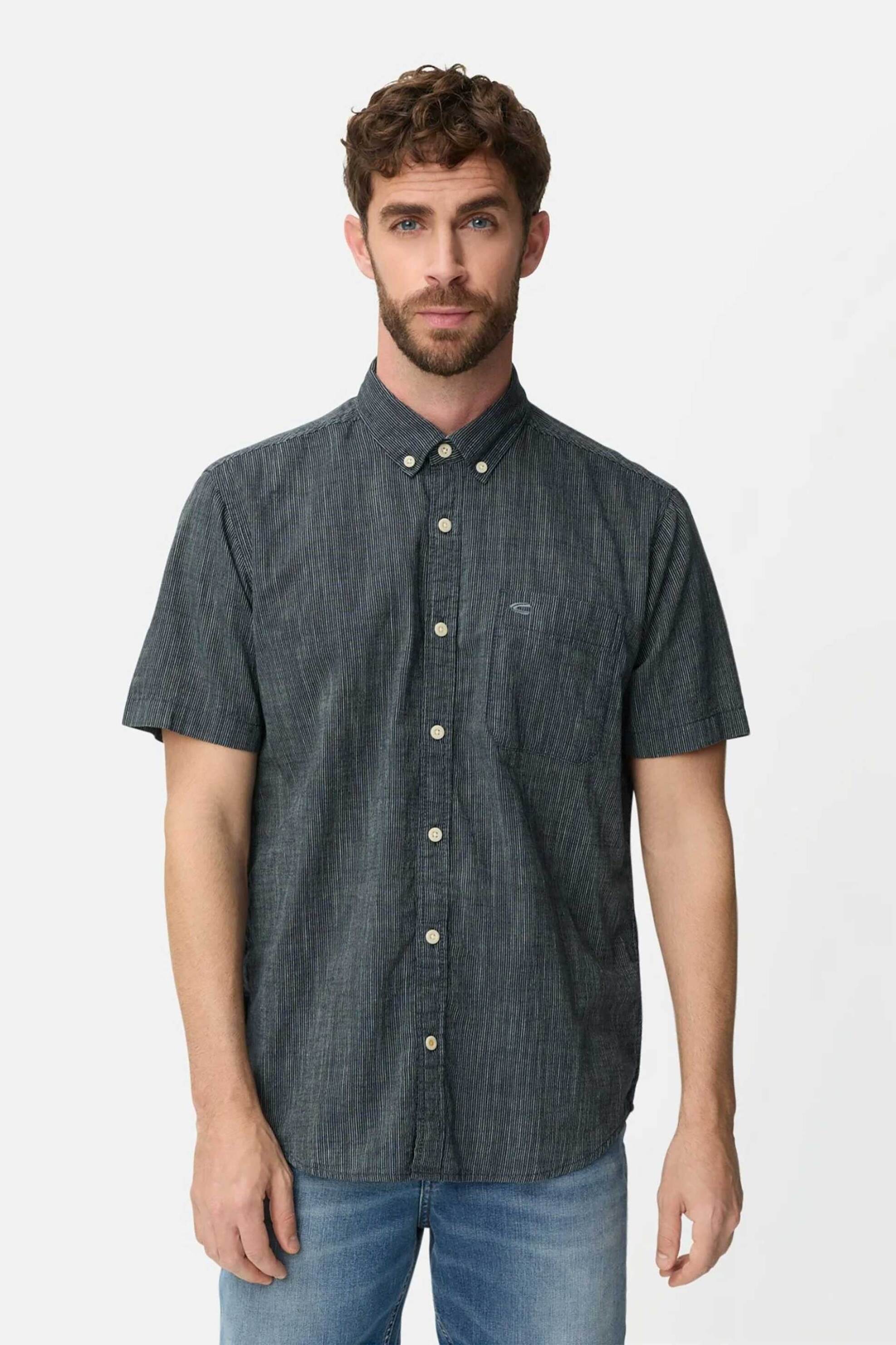 Camel Active ανδρικό κοντομάνικο πουκάμισο button down με ψιλό ριγέ σχέδιο και τσέπη με κεντημένο monogram Regular Fit - C261-409262-7S62 Μπλε Σκούρο