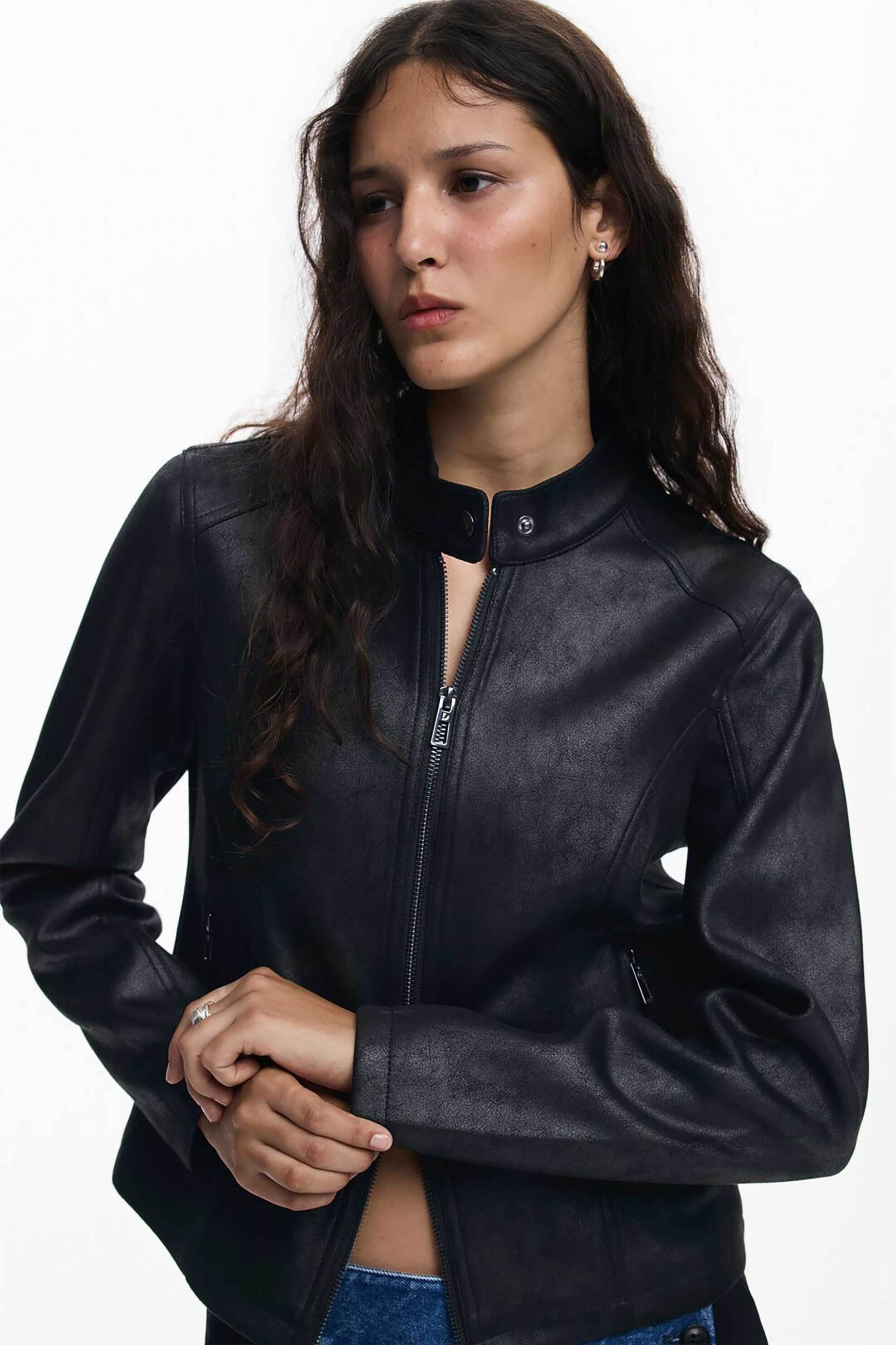 Desigual γυναικείο jacket faux leather με mao γιακά "Basic" - 25WWEW43 Μαύρο φωτογραφία