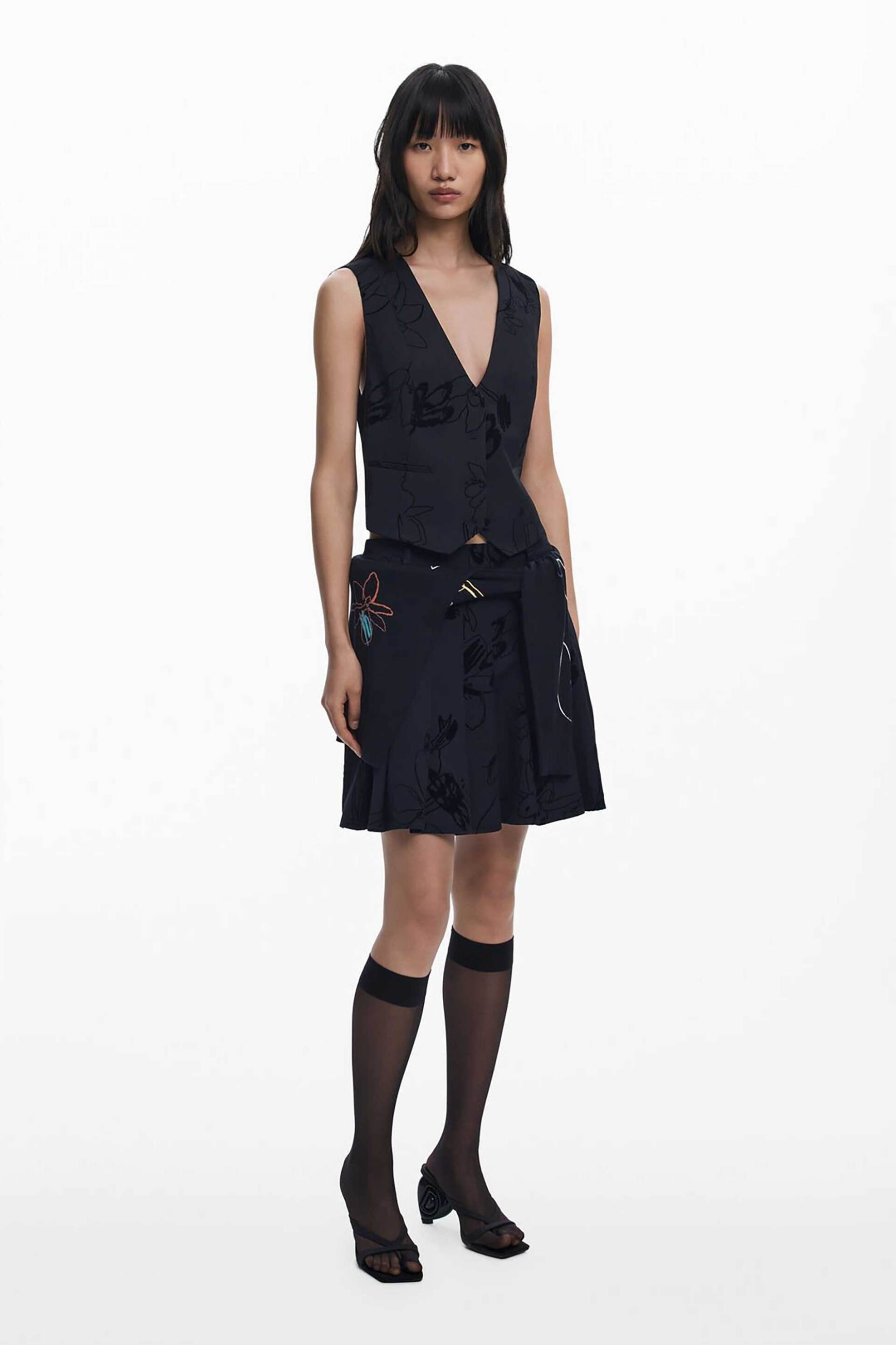 Desigual γυναικείο γιλέκο με floral σχέδια από βελούδο "Flock" - 25WWEW70 Μαύρο φωτογραφία