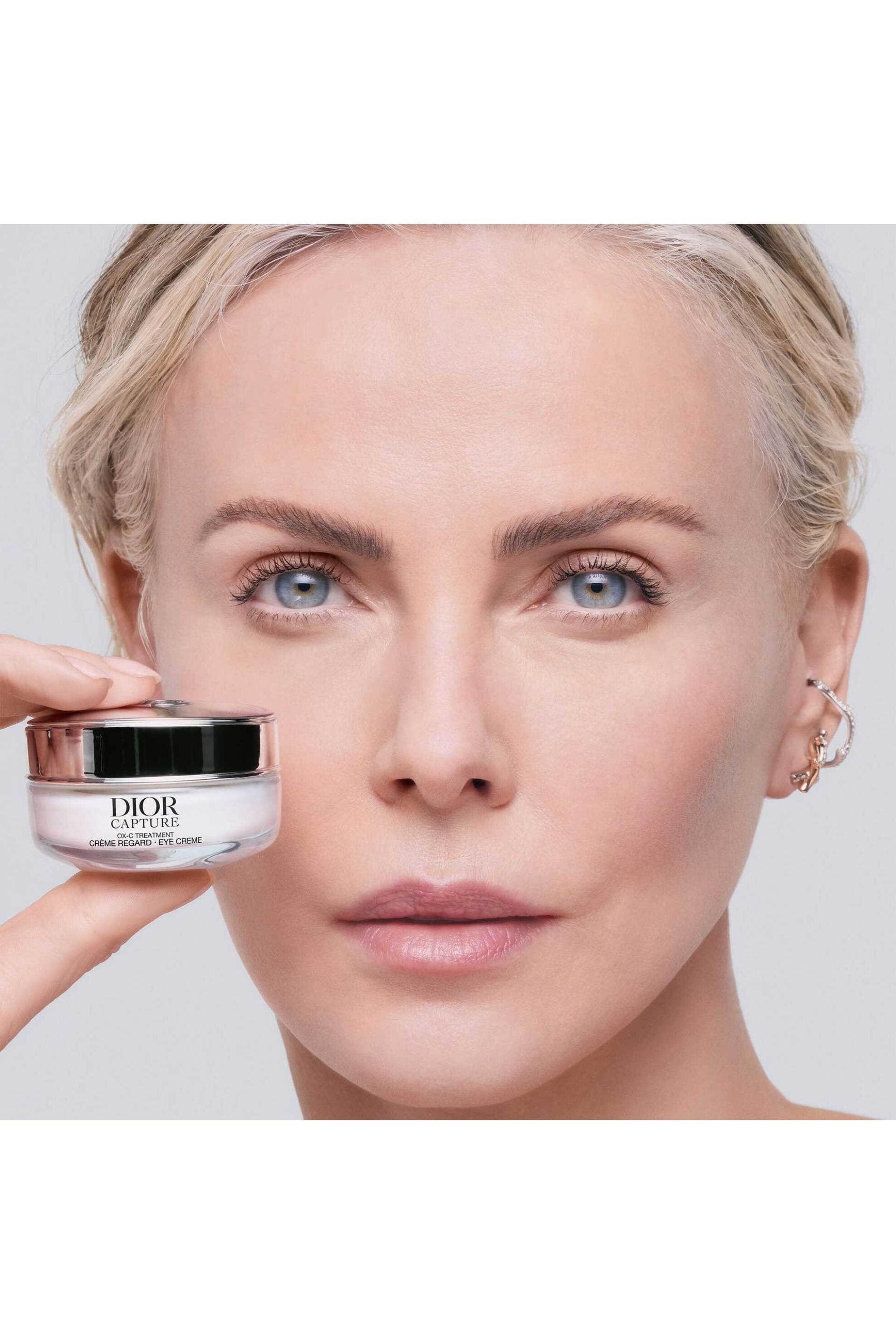 Dior Capture Eye Creme Eye Cream - Age-Defying Correction - Wrinkles, Firmness, Dark Circles and Puffiness 15 ml - E000000445 φωτογραφία