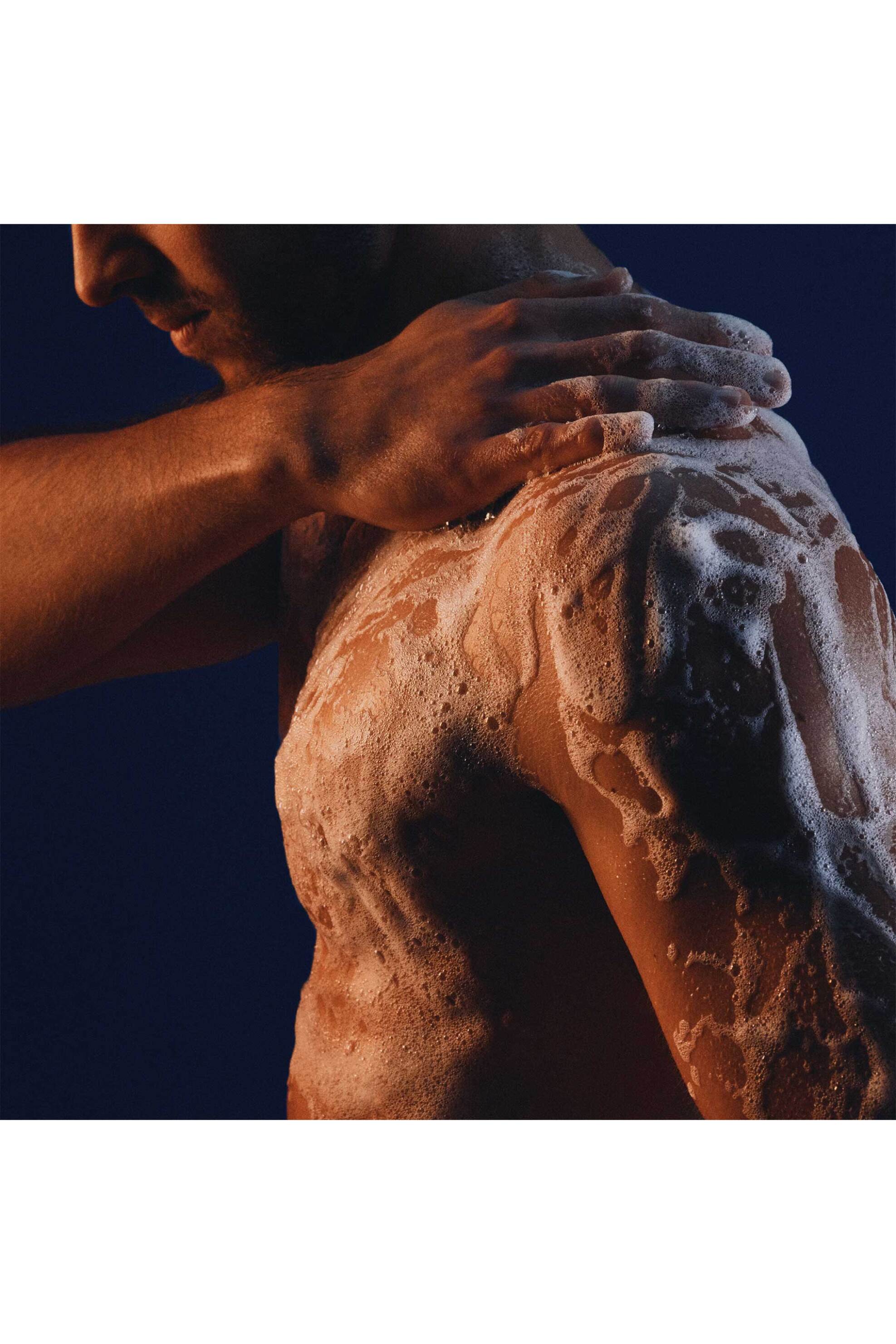 Dior Sauvage Shower Gel Scented Shower Gel for the Body - Cleanses, Refreshes and Scents the Skin 250 ml - C099600670 φωτογραφία