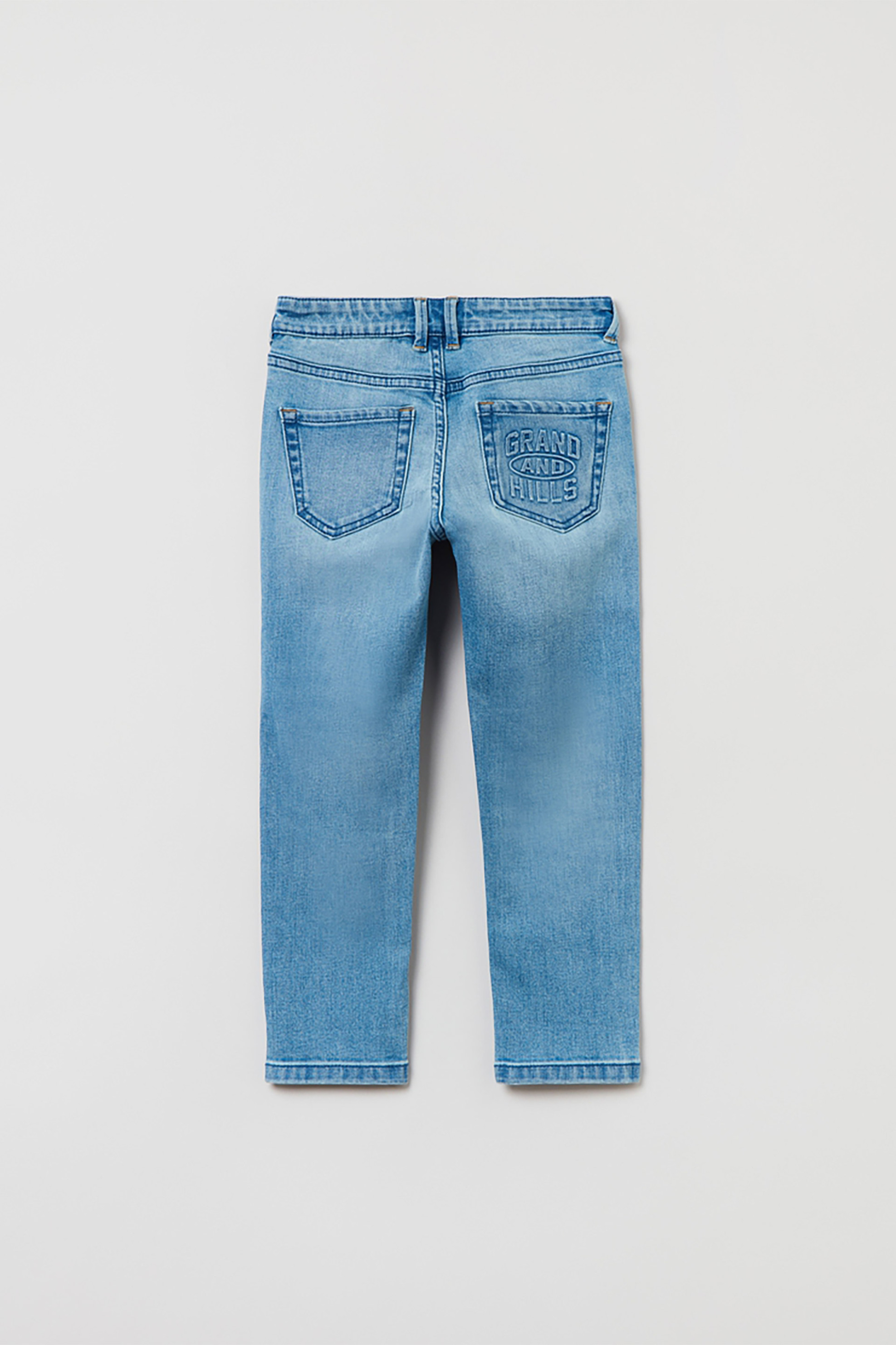 OVS παιδικό τζην παντελόνι πεντάτσεπο με ανάγλυφο λογότυπο Grand & Hills (3-10 ετών) - 001682745 Denim Blue Ανοιχτό φωτογραφία