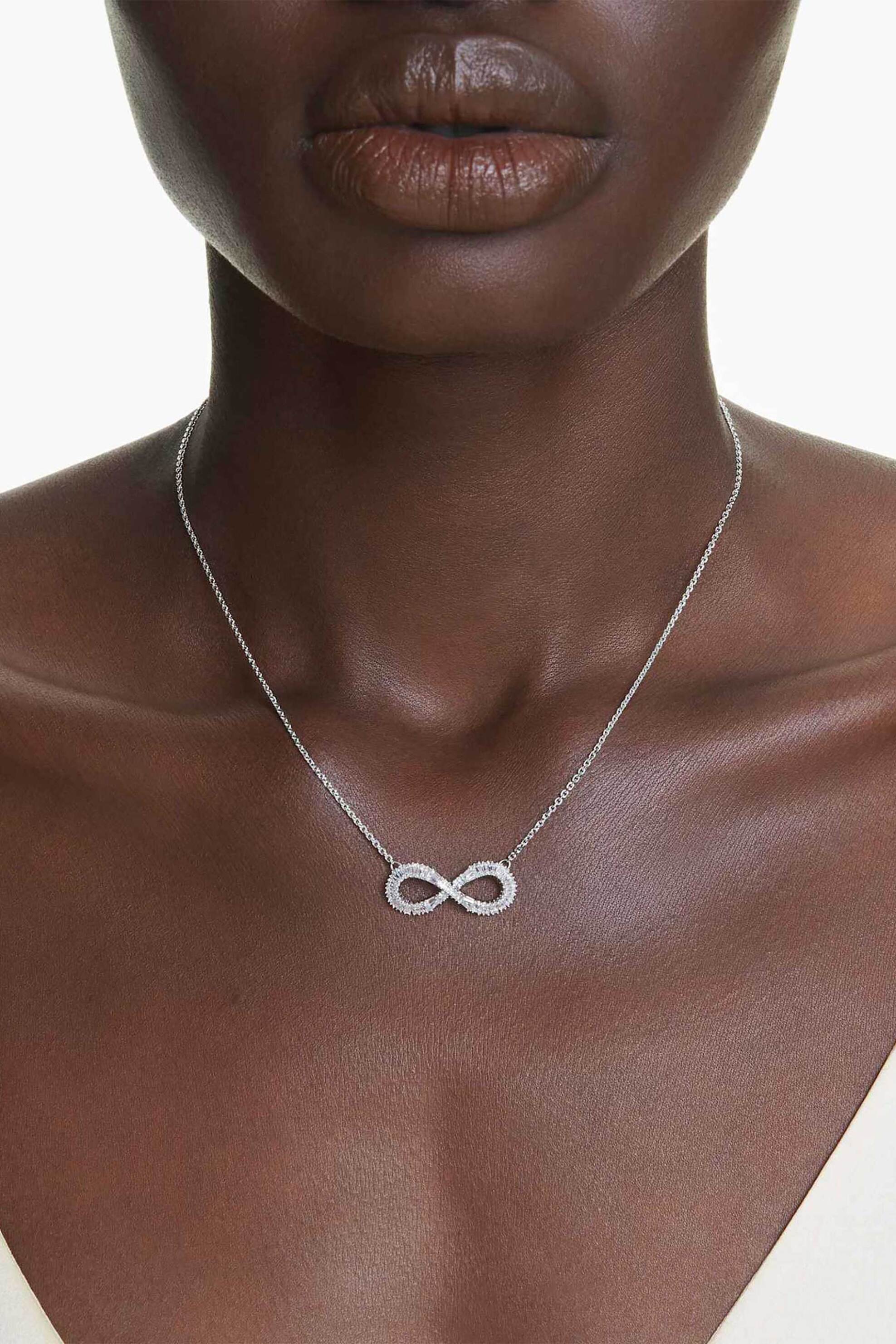 Swarovski γυναικείο μενταγιόν άπειρο, λευκό, επιμετάλλωση ροδίου "Hyperbola" - 5679434 φωτογραφία