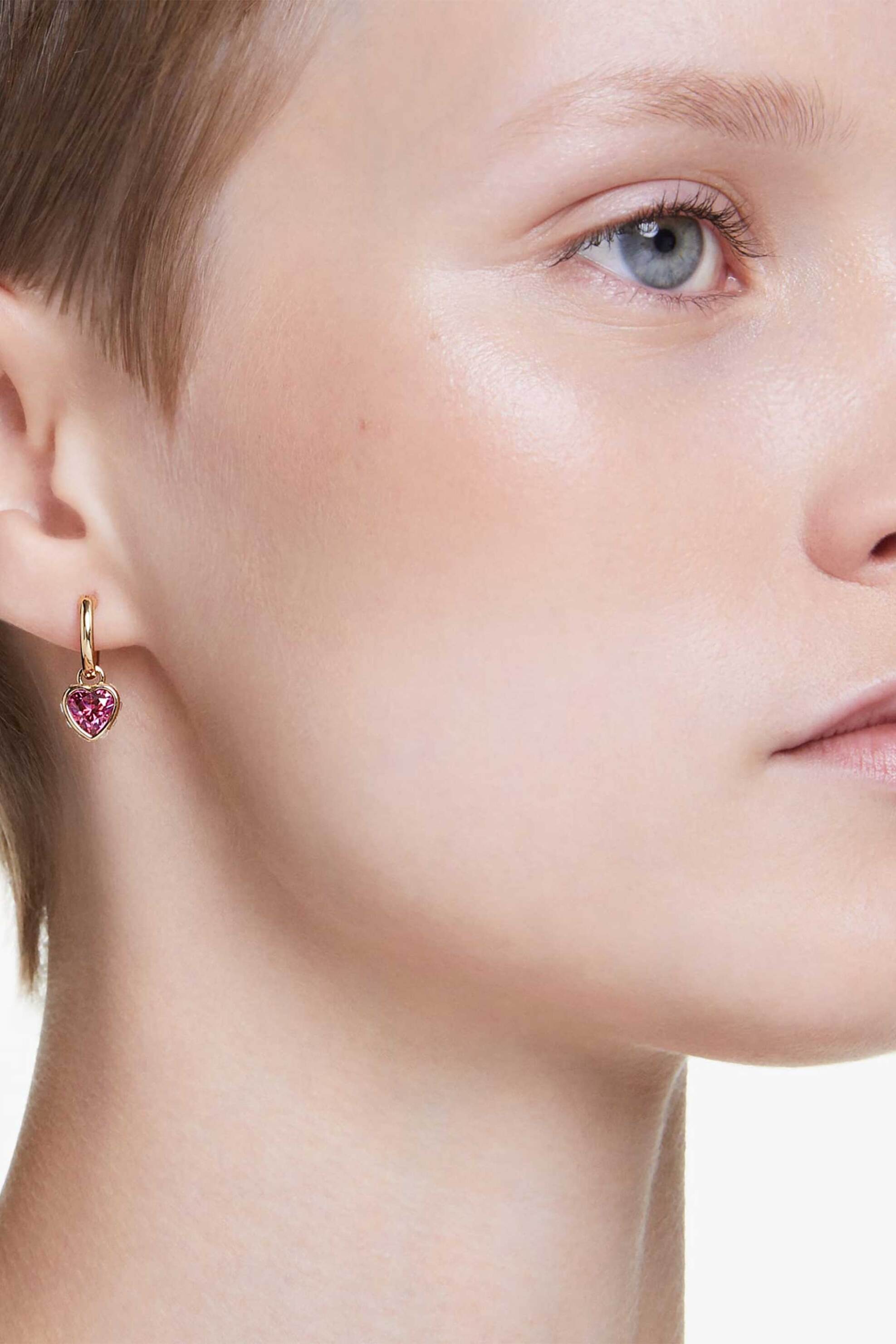 Swarovski Γυναικεία Σκουλαρίκια-Σταγόνα Καρδιά Κόκκινοι Επιμετάλλωση σε Χρυσαφί Τόνο Chroma - 5684760