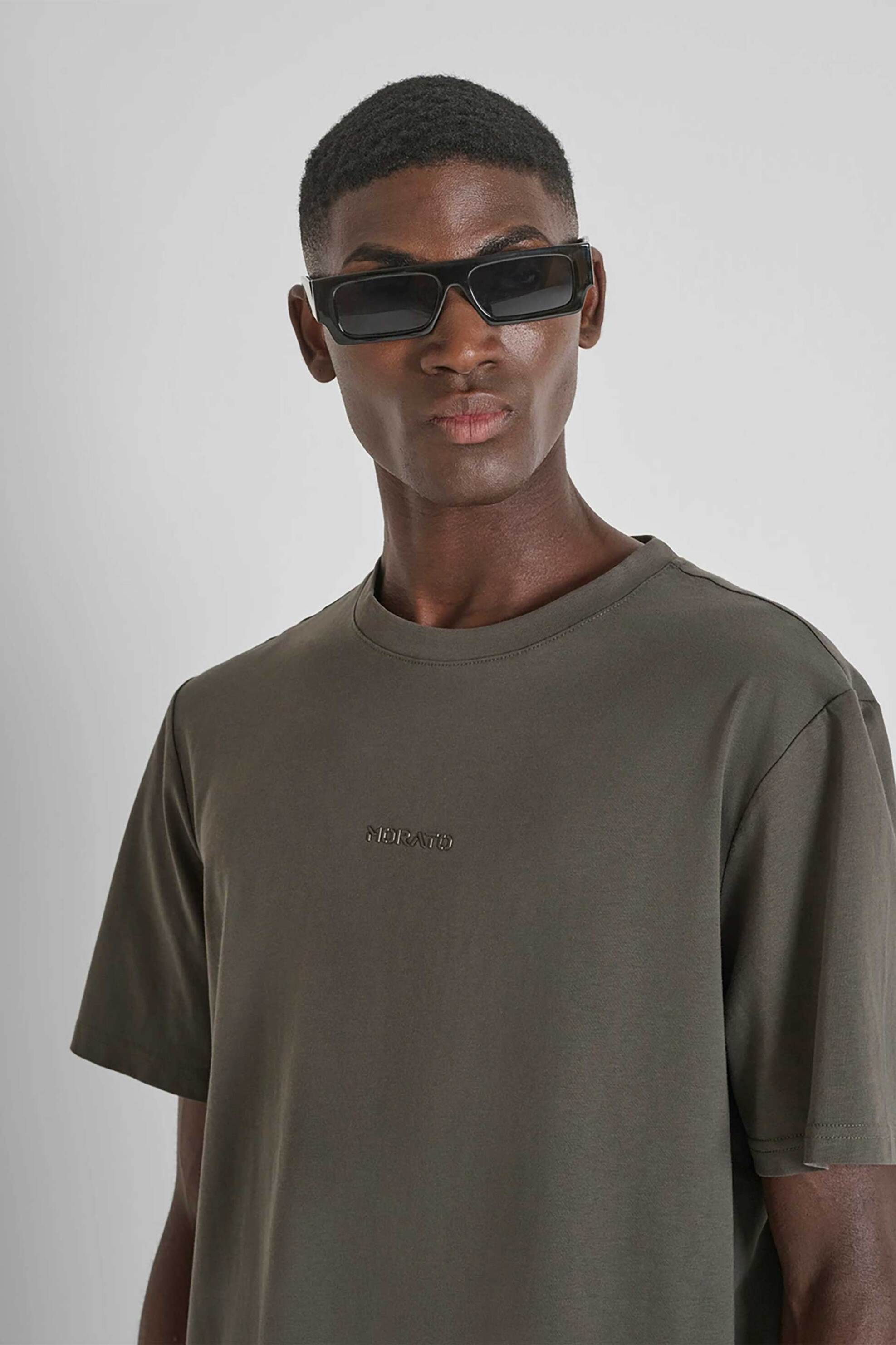 Antony Morato ανδρικό T-shirt με ανάγλυφο logo print Relaxed Fit - KS02560FA100240 Χακί φωτογραφία