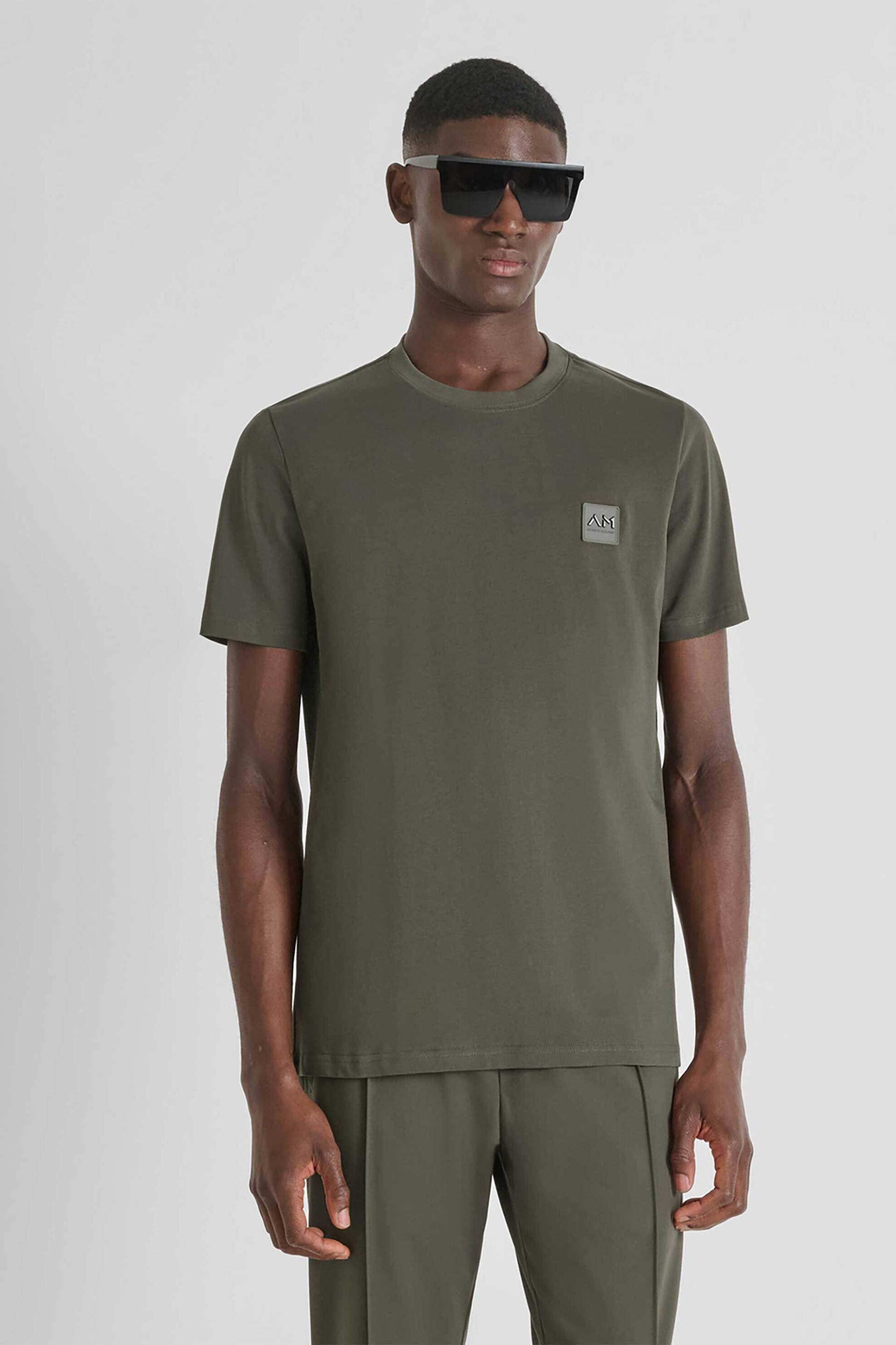 ANTONY MORATO Antony Morato ανδρικό T-shirt με ανάγλυφο logo print στο στήθος Regular Fit - KS02579FA100258 Χακί