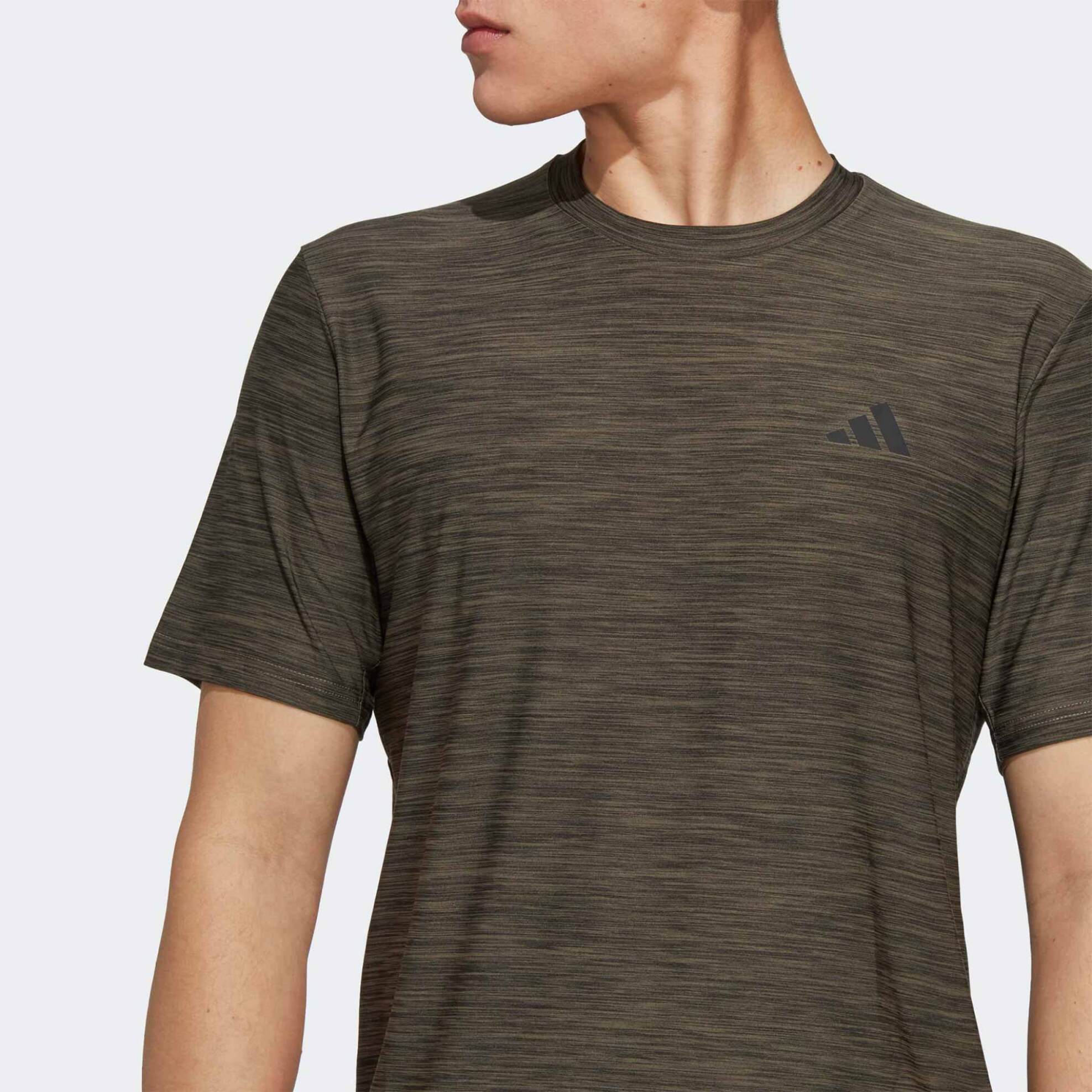 Adidas ανδρικό αθλητικό T-shirt δίχρωμο με διακριτικό logo print "Train Essentials" - IC7415 Χακί φωτογραφία