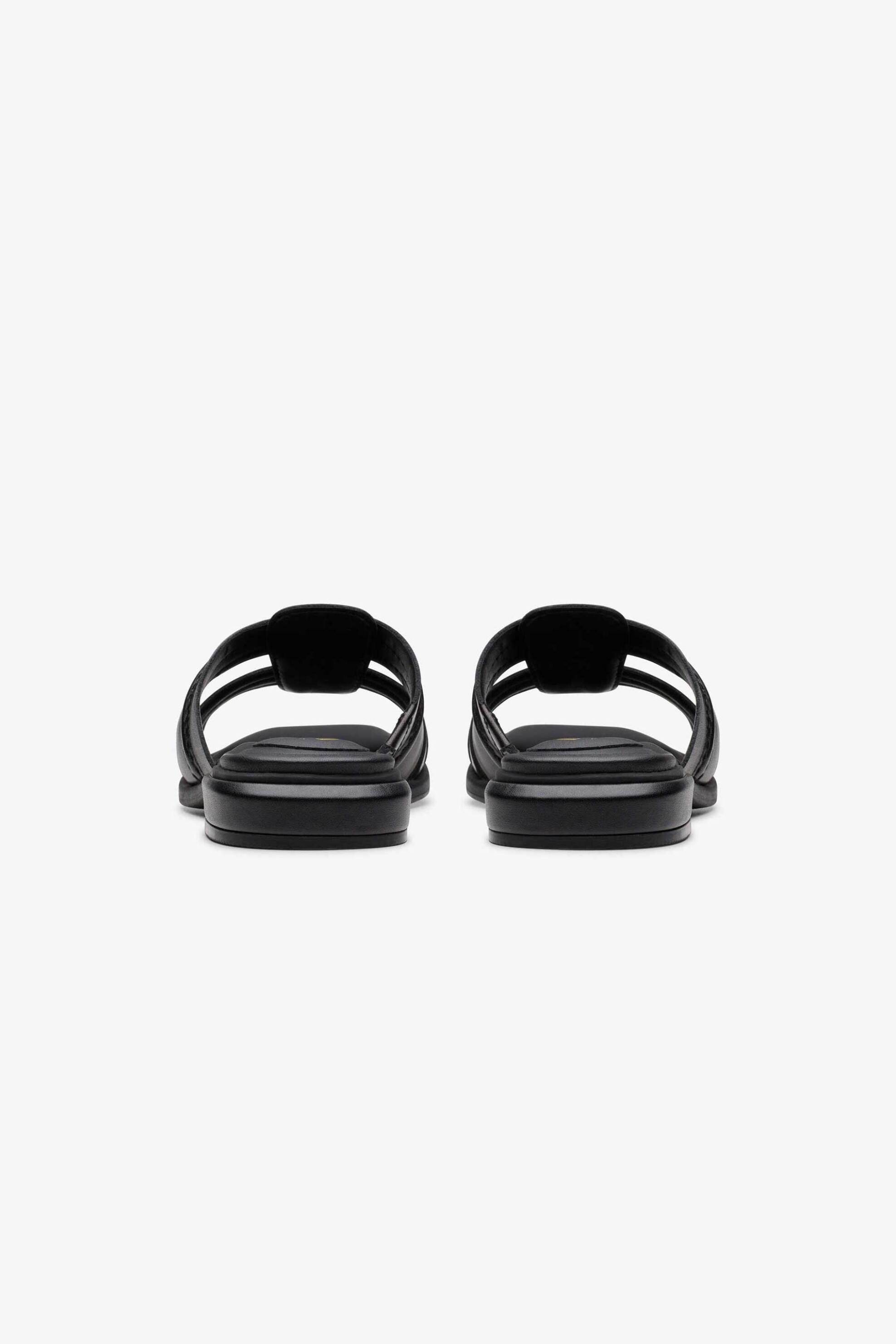 CLARKS Clarks γυναικεία σανδάλια με χρυσή λεπτομέρεια "Ariany Mule" - 26181234 Μαύρο - 4