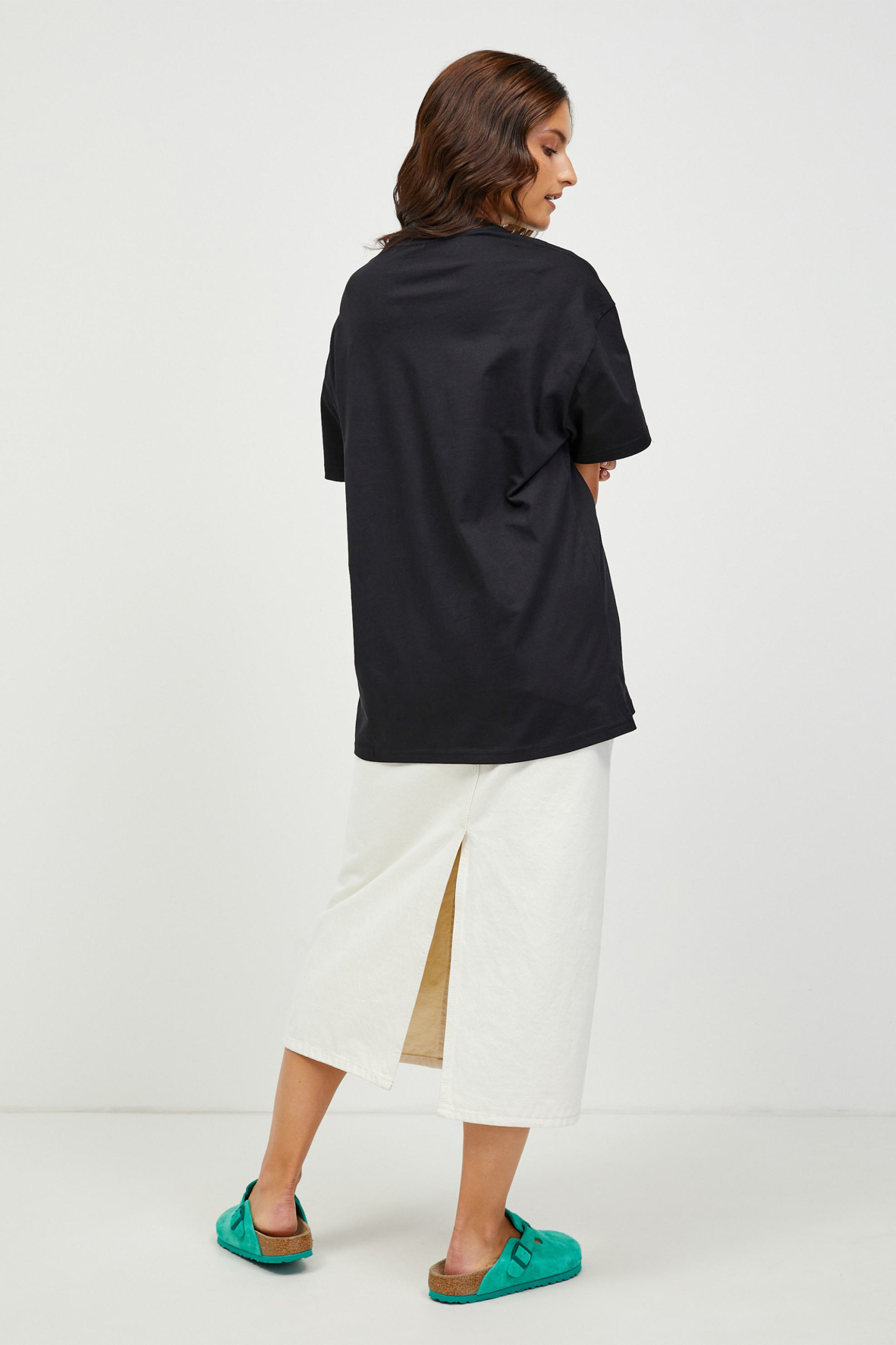 Vans Γυναικείο T-Shirt Μονόχρωμο με Κεντημένο Λογότυπο Oversized Fit Flying V - Vn0A7Yutblk1 Μαύρο