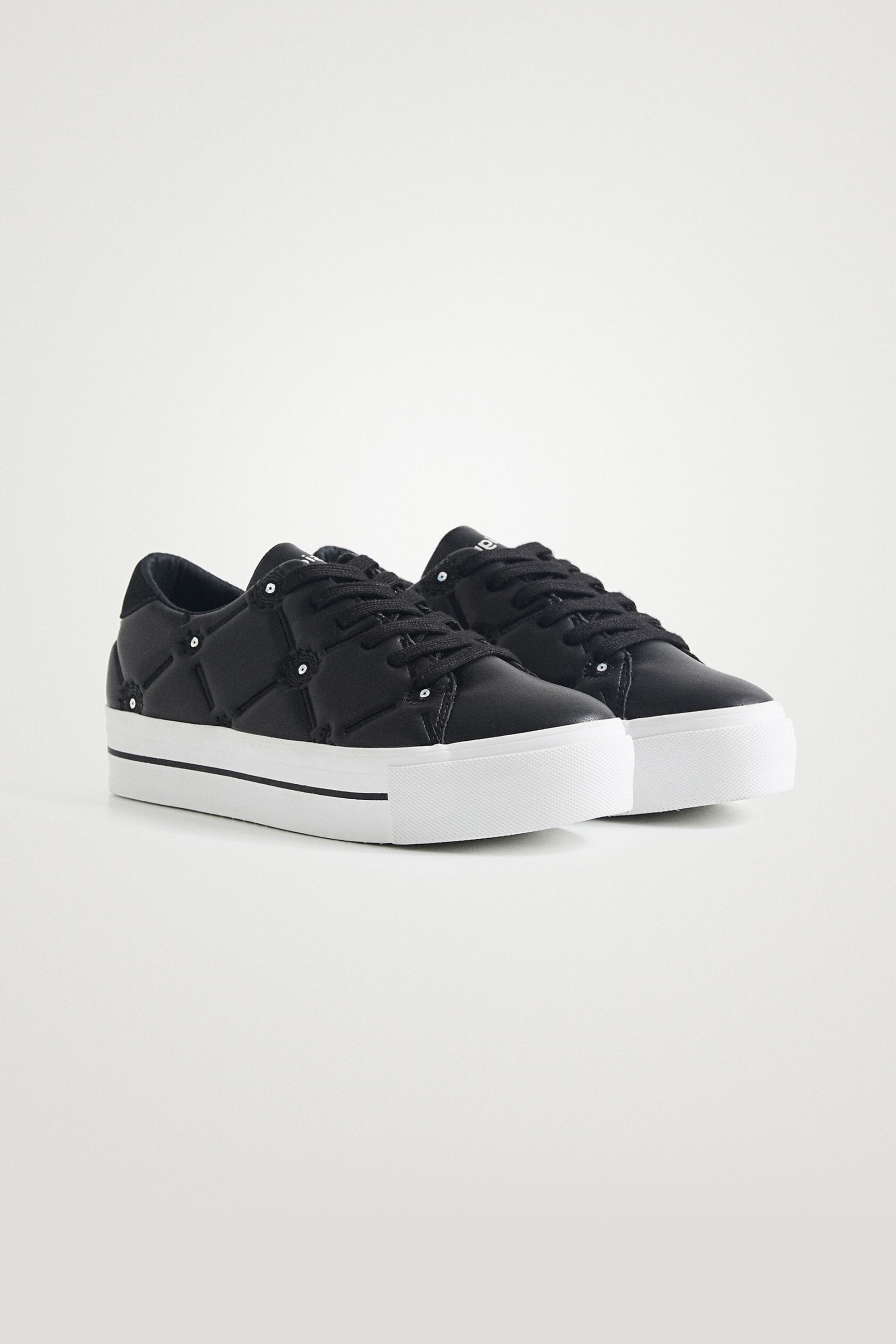 DESIGUAL Desigual γυναικεία sneakers με καπιτονέ σχέδιο ''Street Eye Tiger'' - 21WSKP16 Μαύρο - 2
