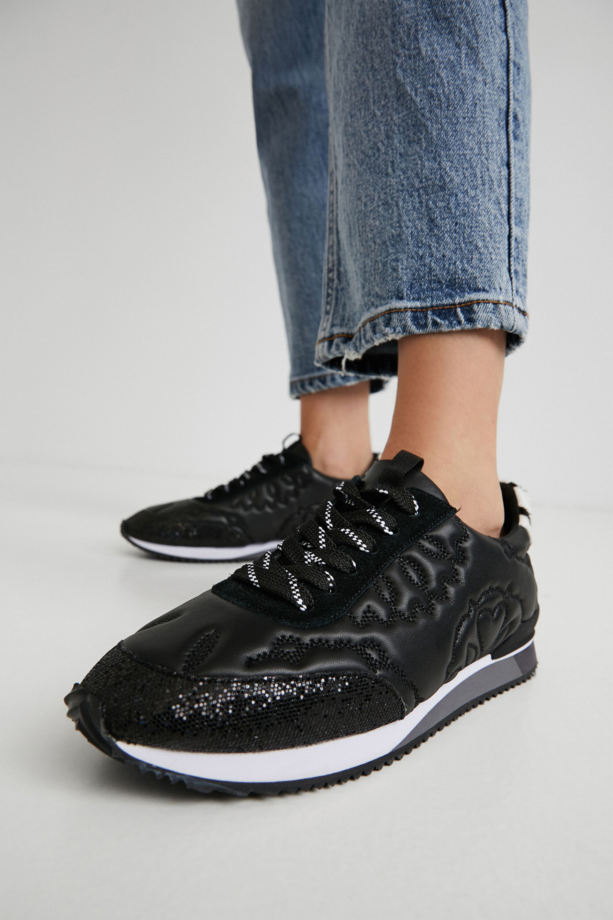 DESIGUAL Desigual γυναικεία sneakers με ανάγλυφο σχέδιο και glitter ''Broker Bombay'' - 21WSKP24 Μαύρο - 2