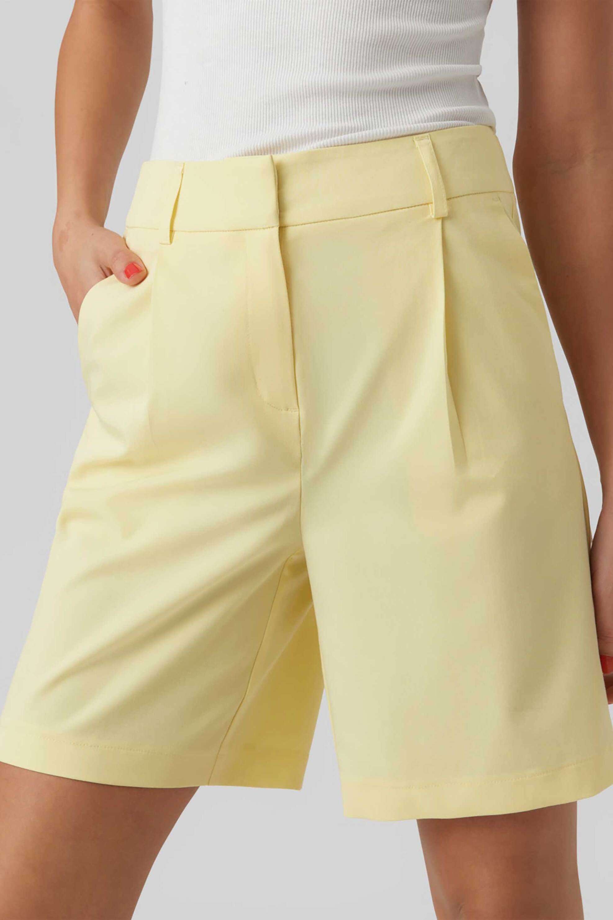 Vero Moda γυναικείο σορτς μονόχρωμο ψηλόμεσο με θηλιές για ζώνη - 10259210 Κίτρινο Ανοιχτό