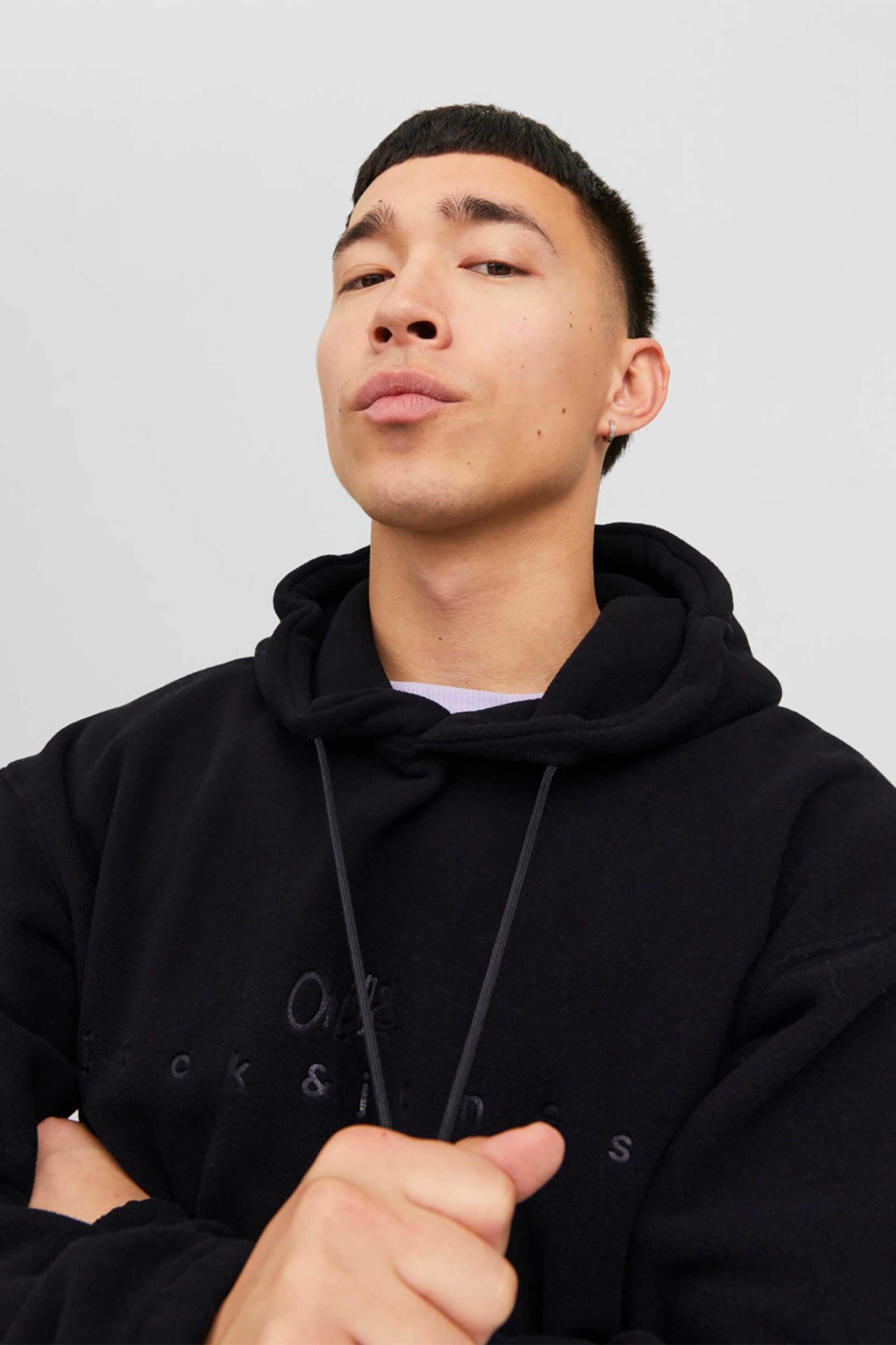 JACK & JONES ανδρική μονόχρωμη μπλούζα φούτερ fleece με κουκούλα Relaxed Fit - 12242470 Μαύρο φωτογραφία