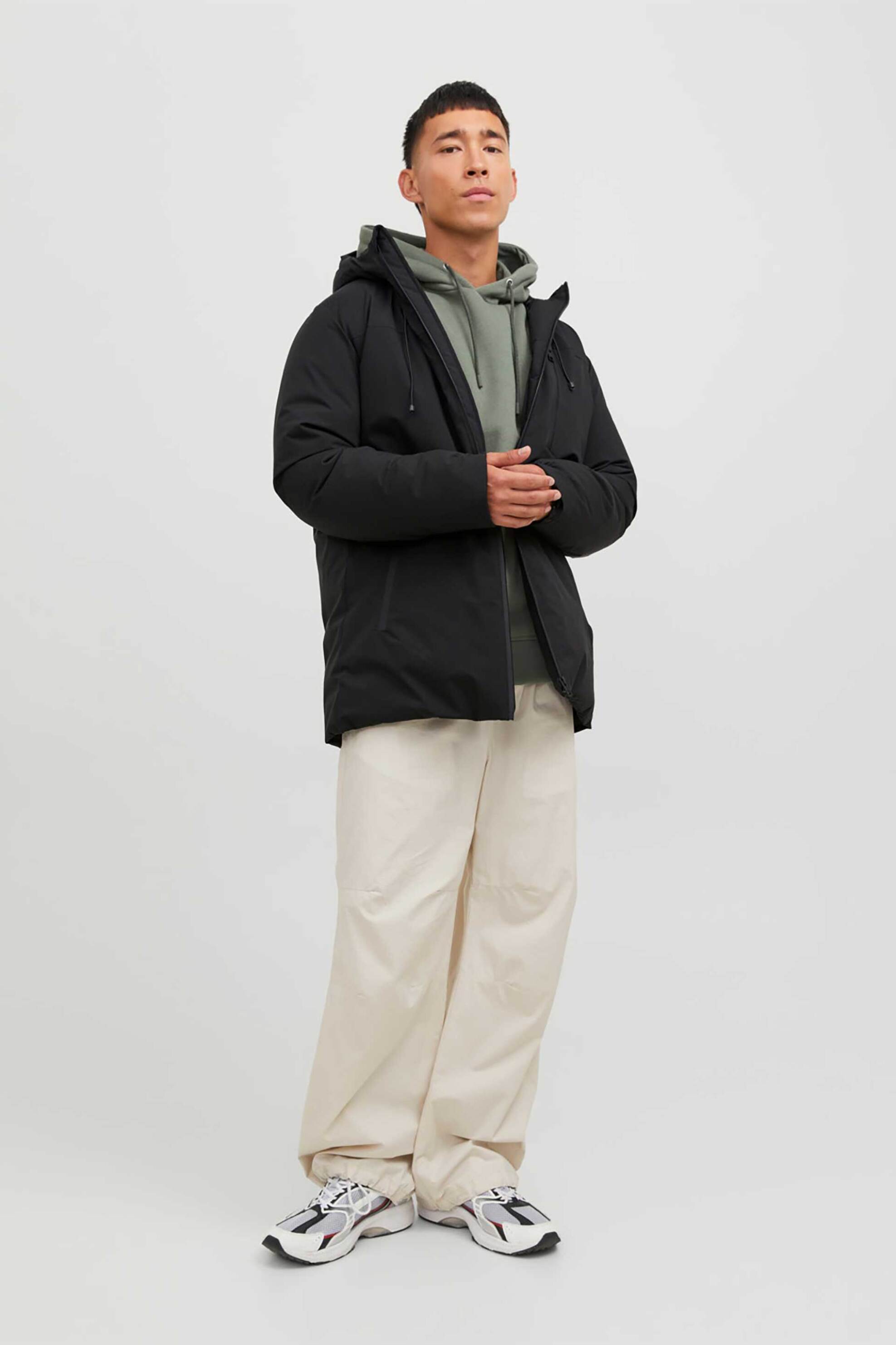 JACK & JONES ανδρικό μονόχρωμο αδιάβροχο παρκά με κουκούλα - 12243225 Μαύρο φωτογραφία