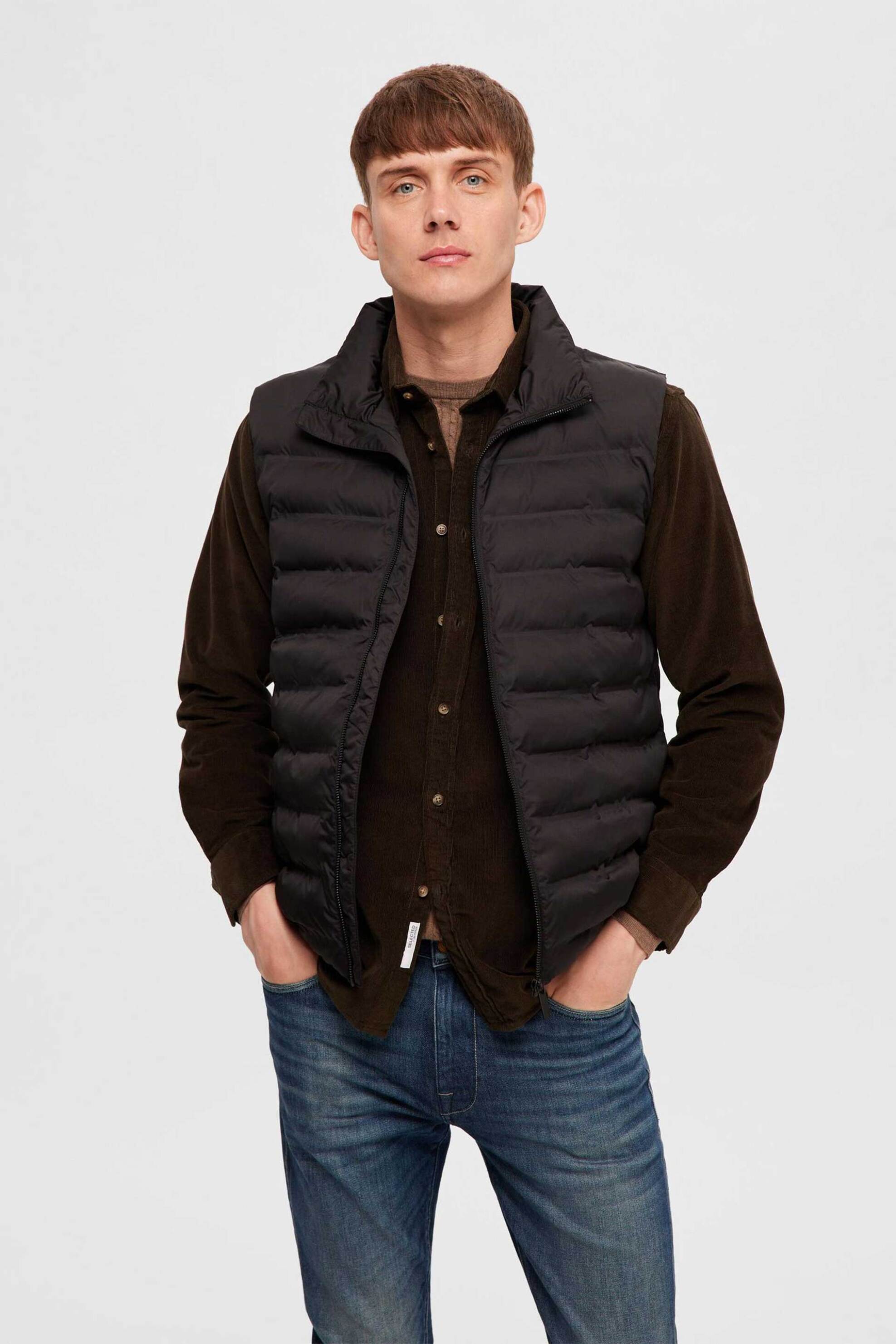 SELECTED Selected ανδρικό αμάνικο μπουφάν αδιάβροχο με καπιτονέ σχέδιο και ψηλό λαιμό Regular Fit - 16089396 Μαύρο