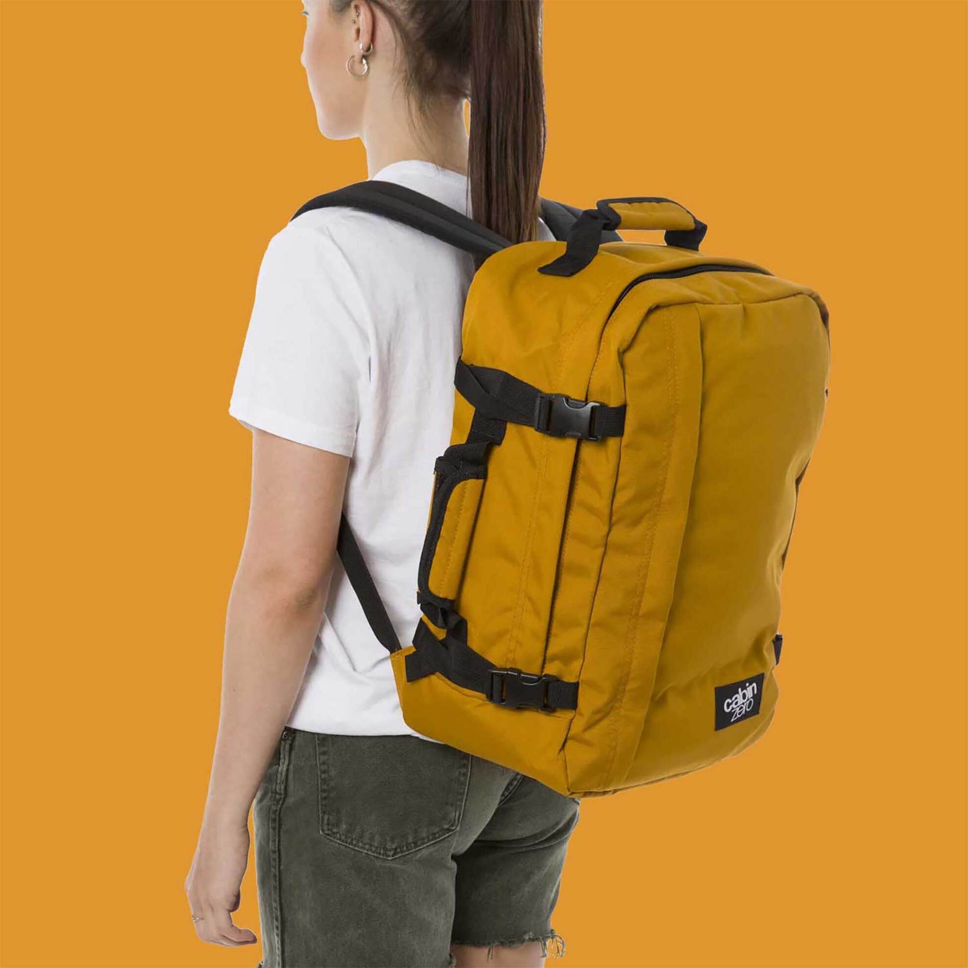 Cabin Zero unisex backpack μονόχρωμο με θήκη laptop και λογότυπο"Classic 36L" - CZ171309 φωτογραφία