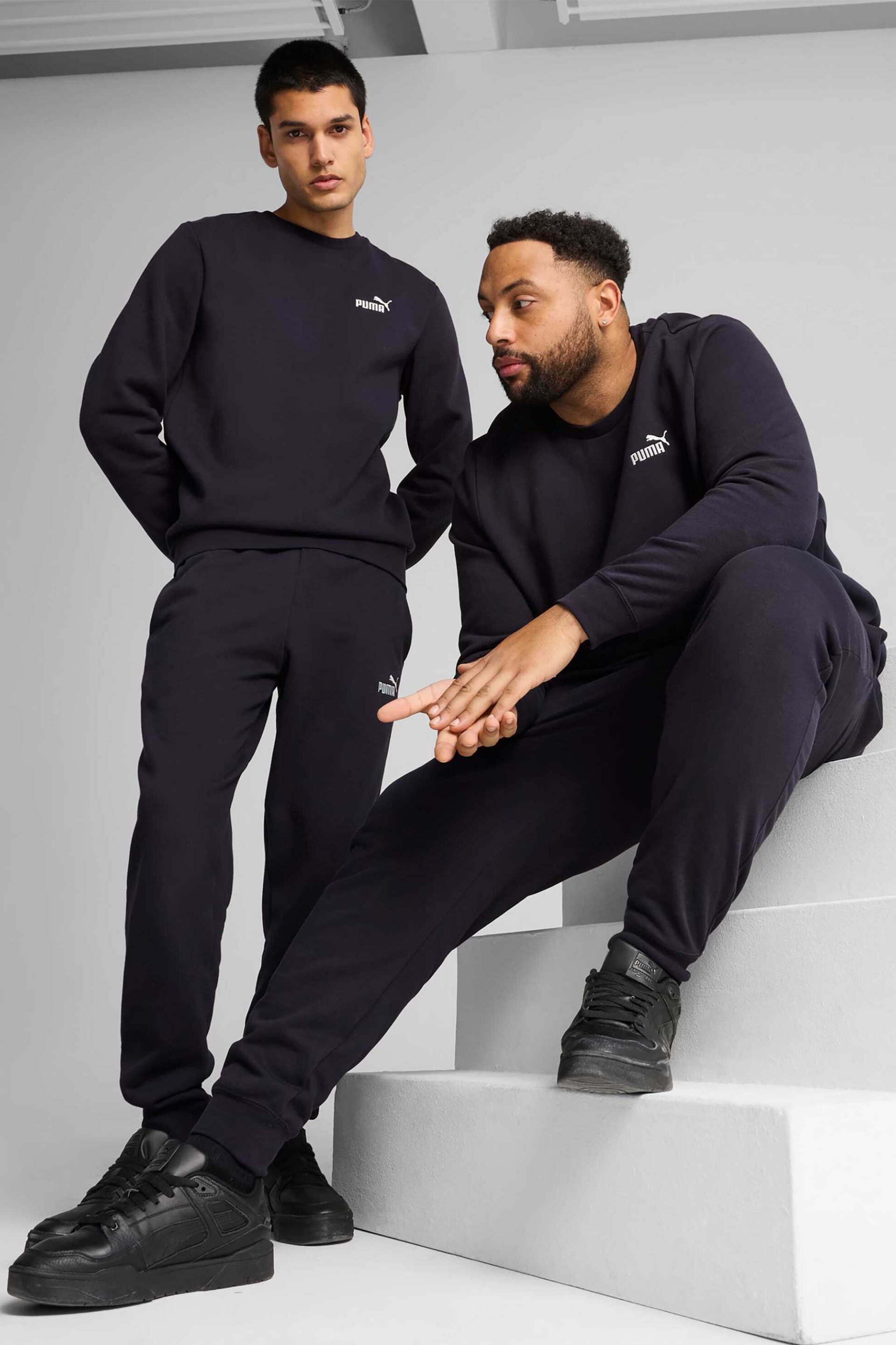 Puma ανδρικό παντελόνι φόρμας με λογότυπο Regular Fit "Essentials" - 682606 Μπλε Σκούρο