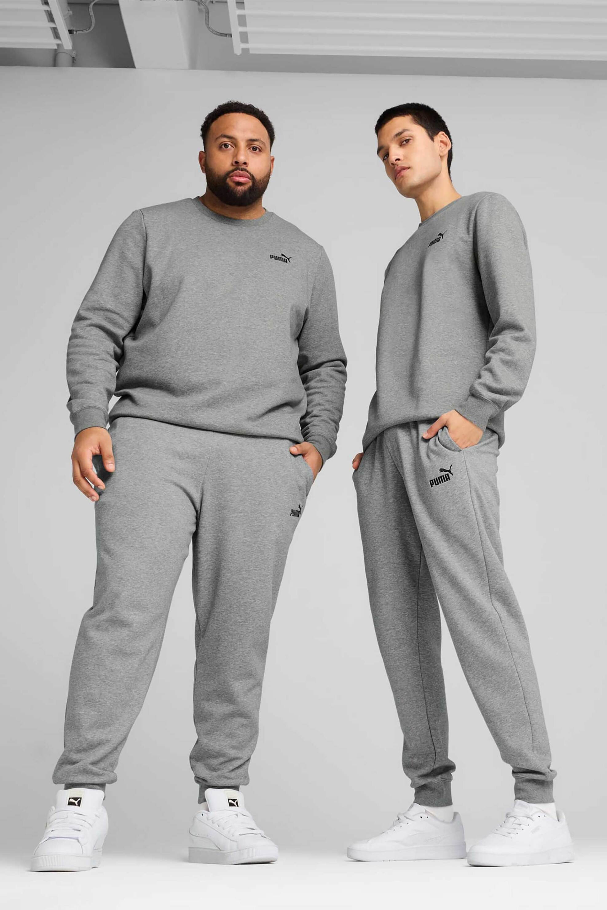 Puma ανδρικό παντελόνι φόρμας με λογότυπο Regular Fit "Essentials" - 682606 Γκρι